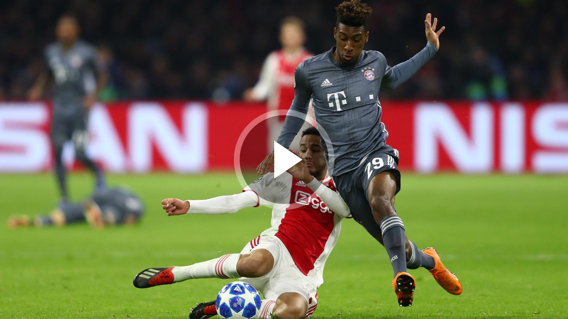 GFX Playbutton FC Bayern Ajax Champions League 12122018