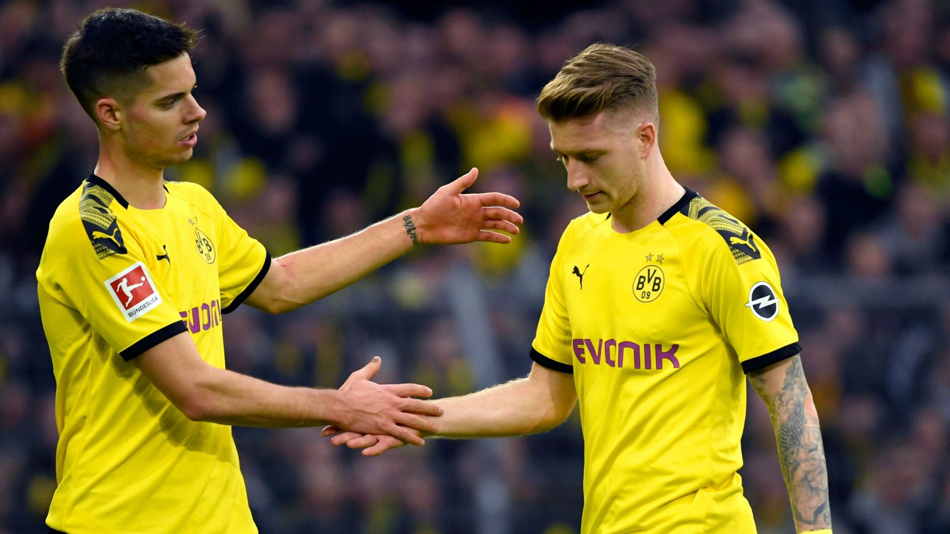 JULIAN WEIGL MARCO REUS BORUSSIA DORTMUND BUNDESLIGA 02112019