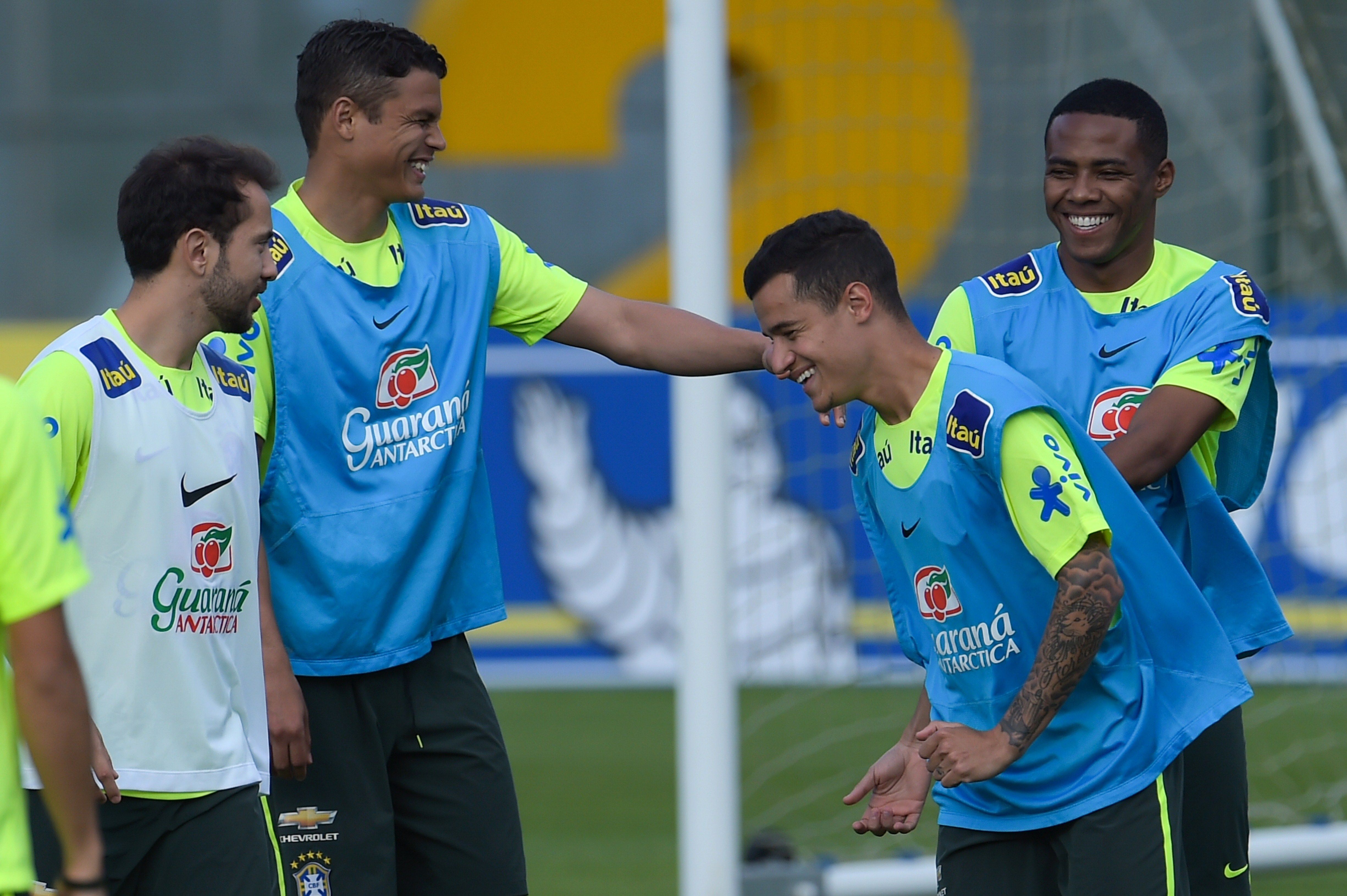 Philippe Coutinho Elias Thiago Silva Everton Ribeiro Brasil Seleção Brasileira