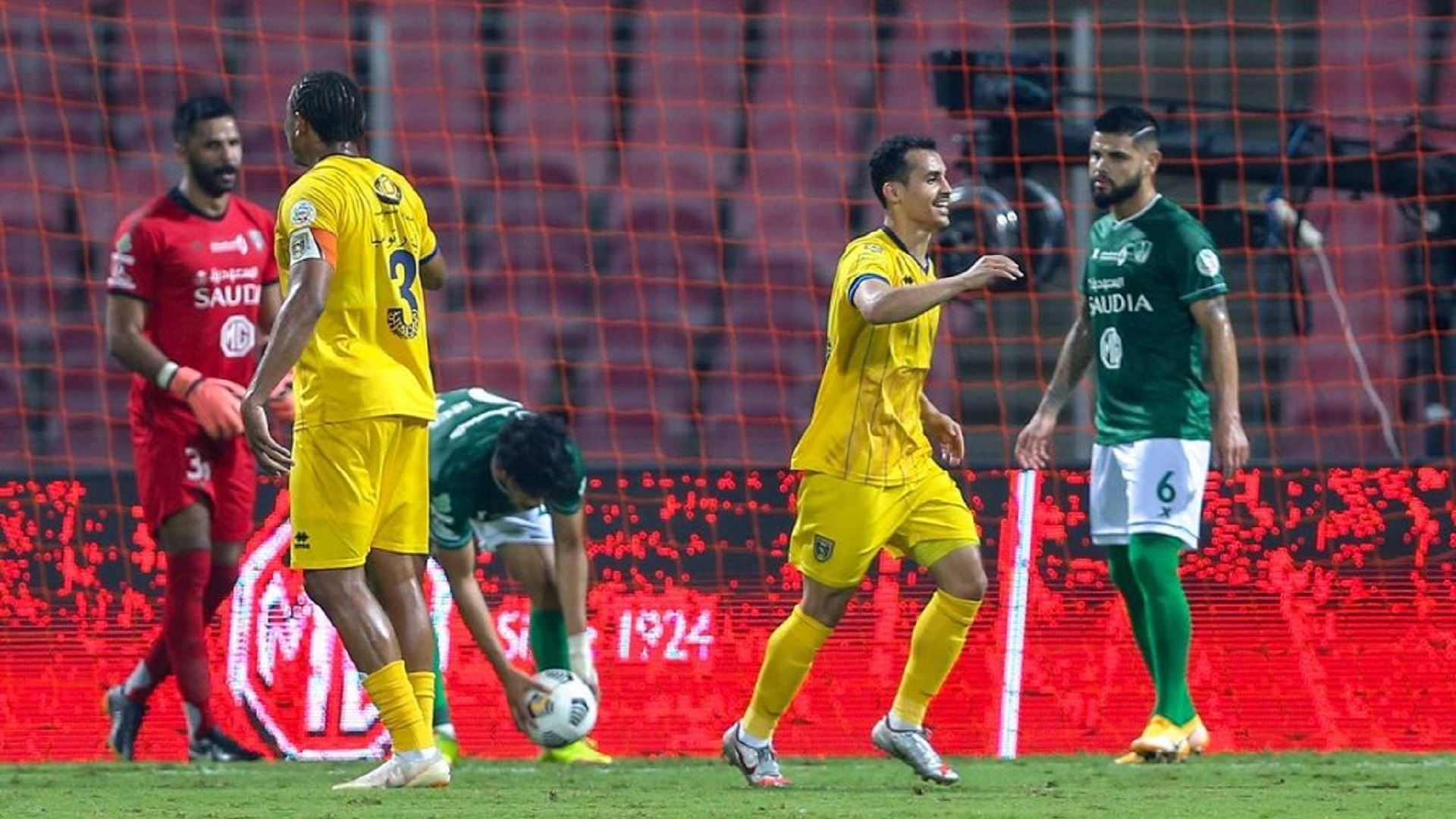 Leandre Tawamba - Abdullah Aljoui Al Ahli Al Taawon SPL 2020-2021