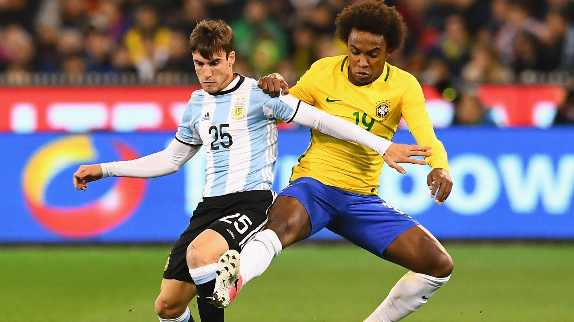 Nicolás Tagliafico Willian Silva Brasil Argentina Friendlies 09062017