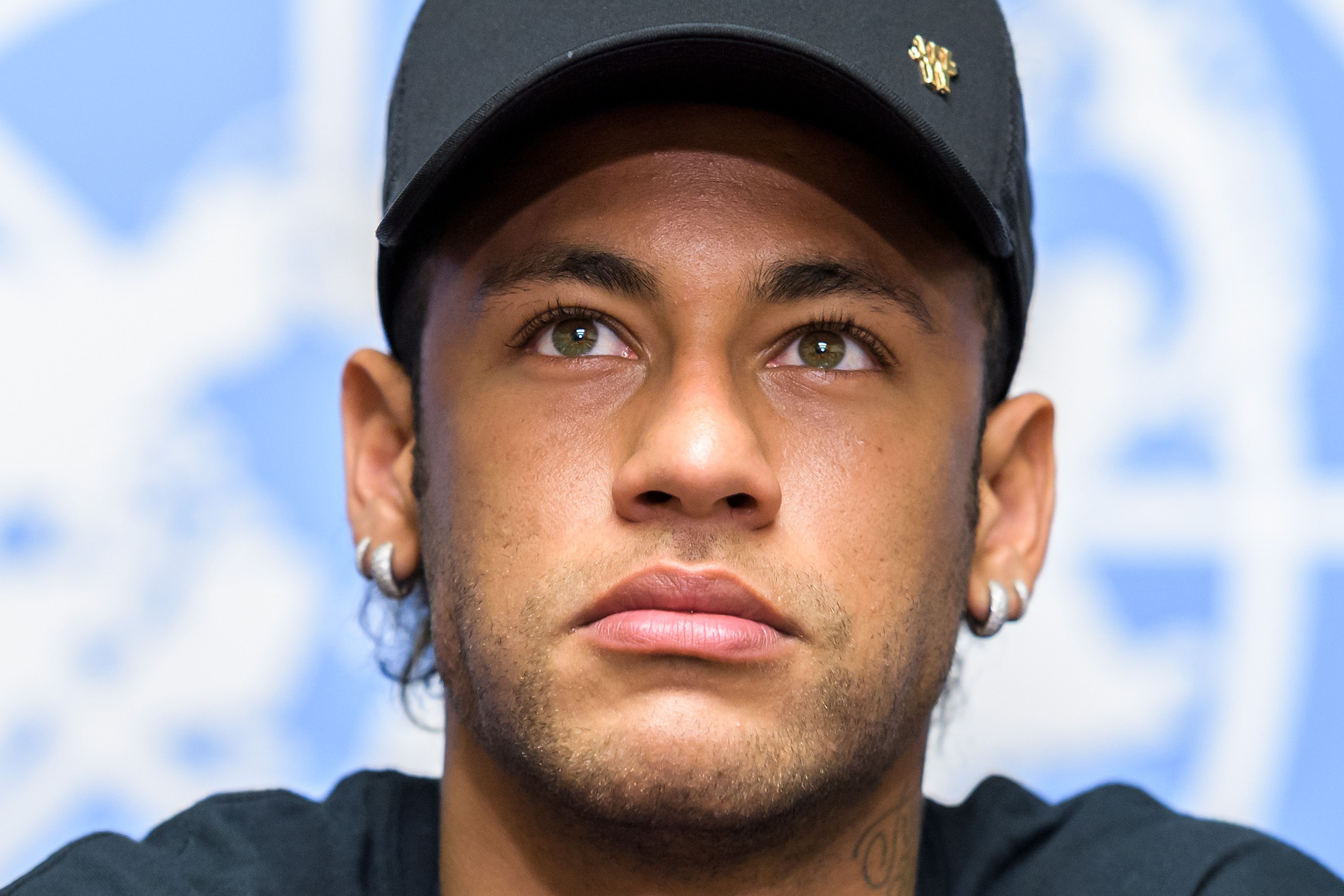 Neymar becomes Handicap International ambassador
