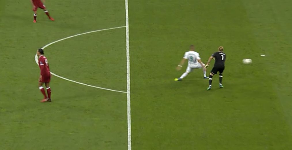 Error Karius gol Benzema