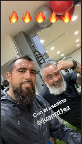 Arturo Vidal Barcelona 280320