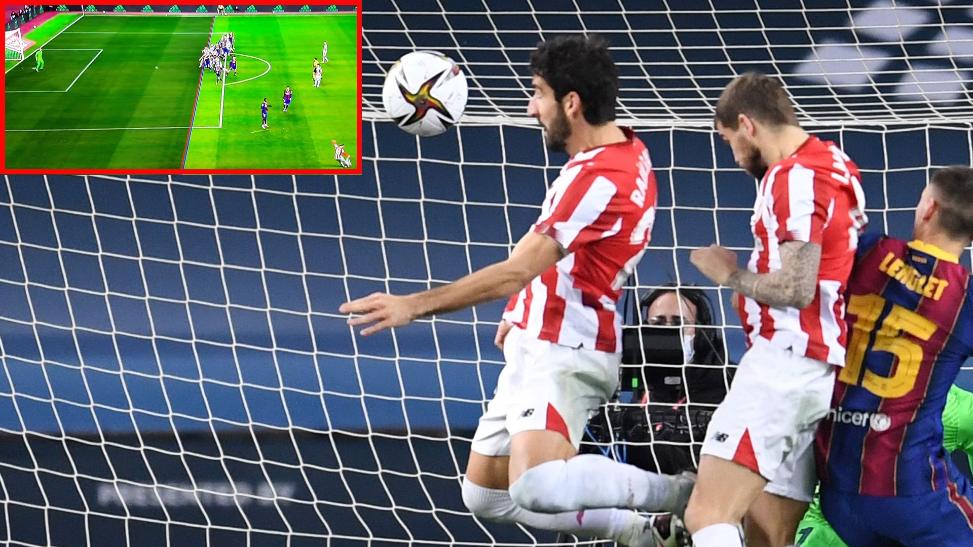 Raúl García, gol anulado en el Barcelona vs. Athletic