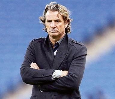 كارينيو مدرب النصر السابق