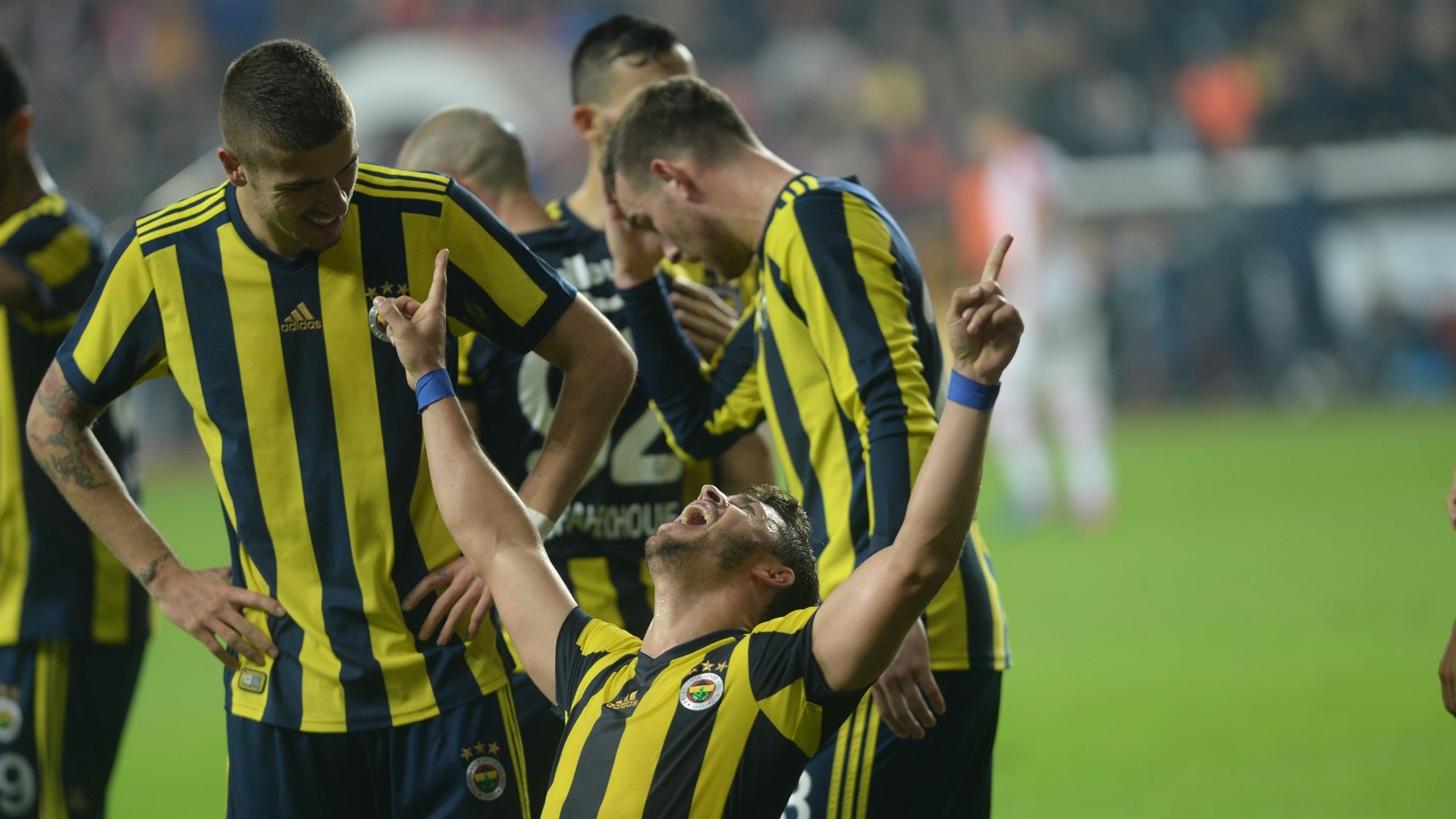 Giuliano goal celebration Antalyaspor Fenerbahce 11262017