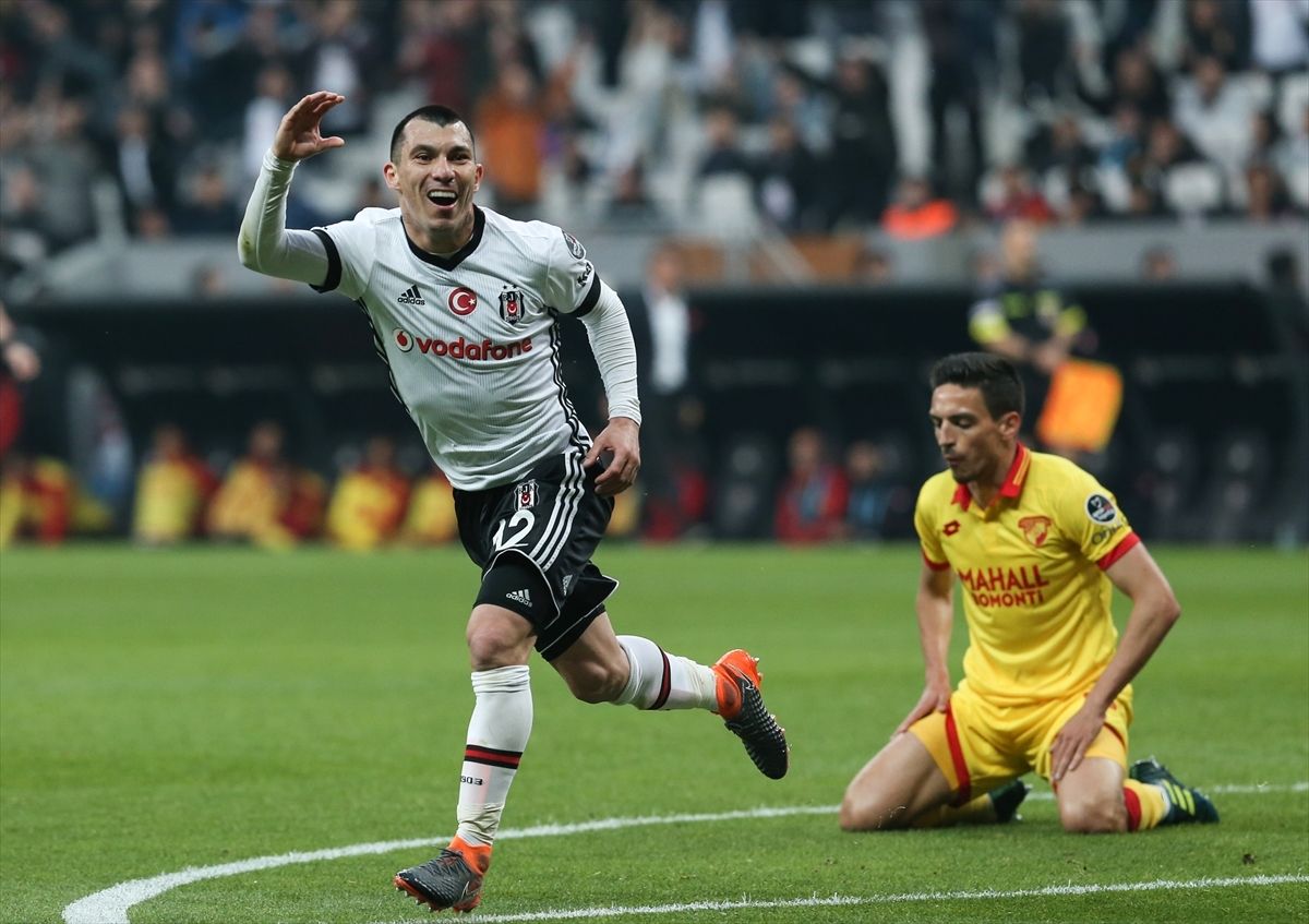 Gary Medel Besiktas Goztepe 472018