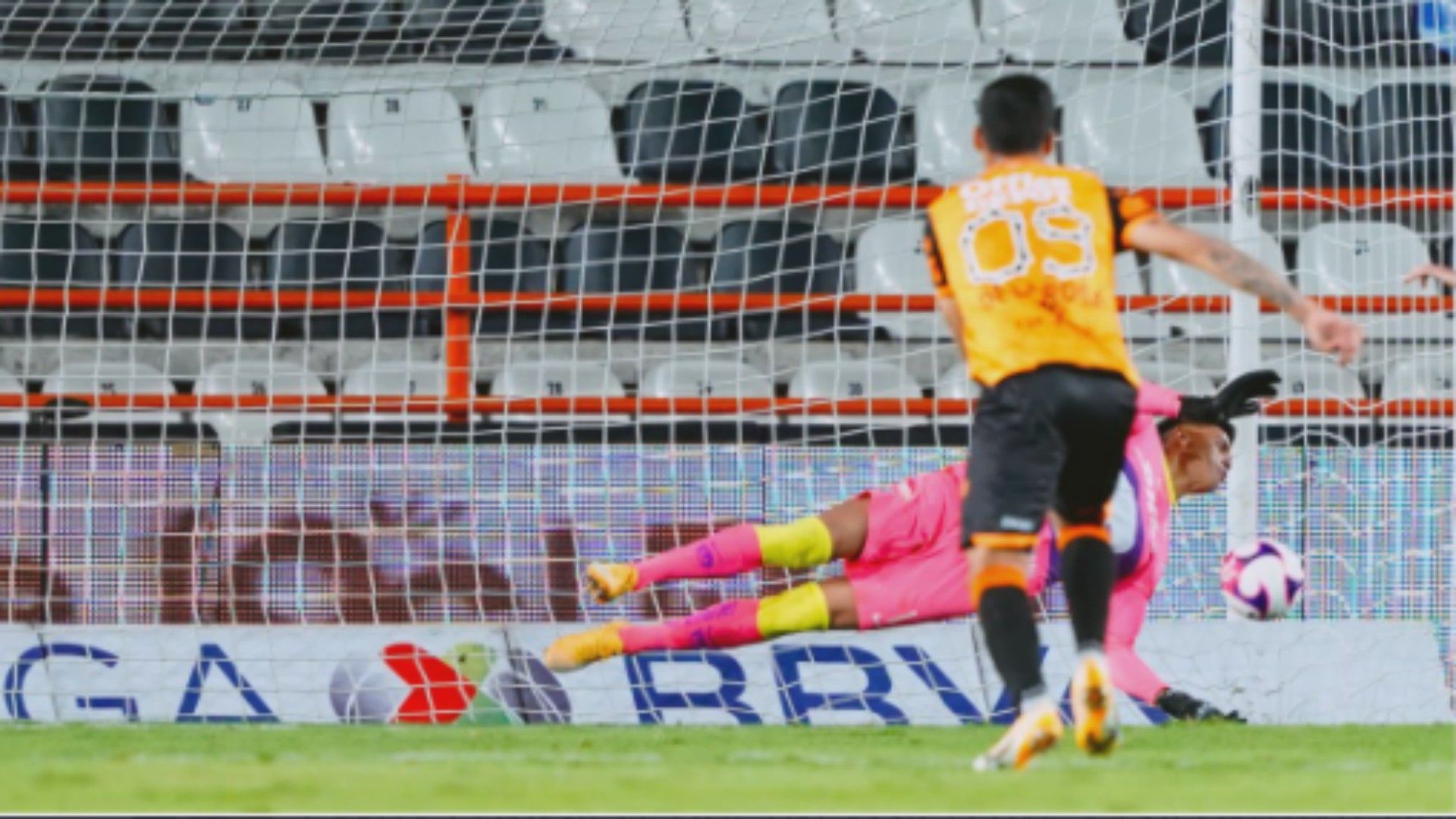 Alfredo Talavera Pumas 261020