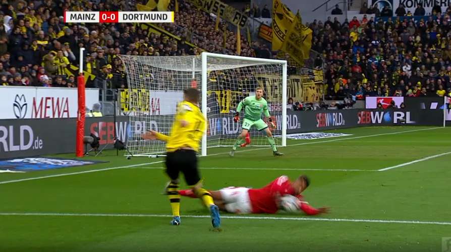 Jerry St. Juste Mainz 05 BVB Borussia Dortmund Bundesliga 16122019