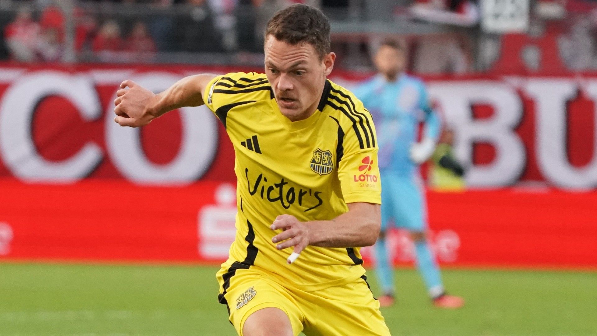 Patrick Sontheimer of 1. FC Saarbruecken 