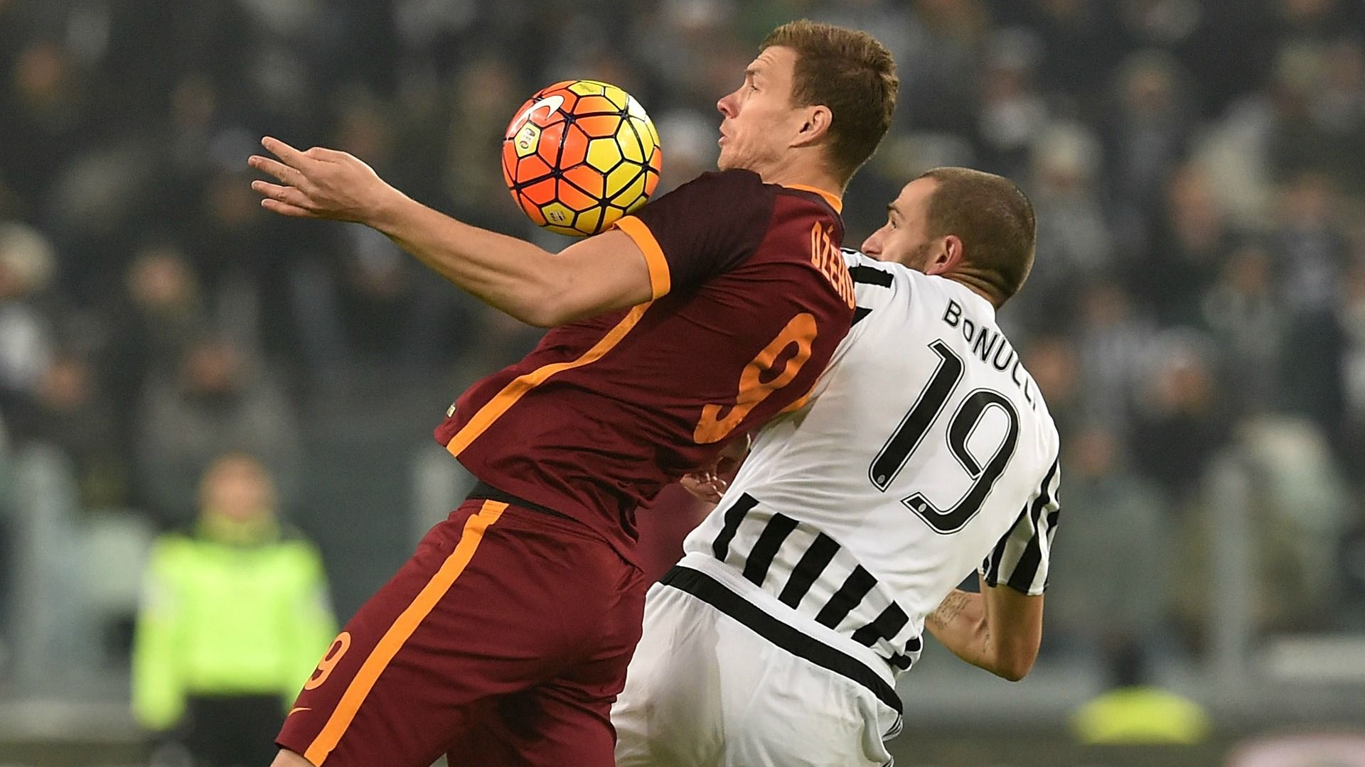 Edin Dzeko Leonardo Bonucci Juventus Roma Serie A