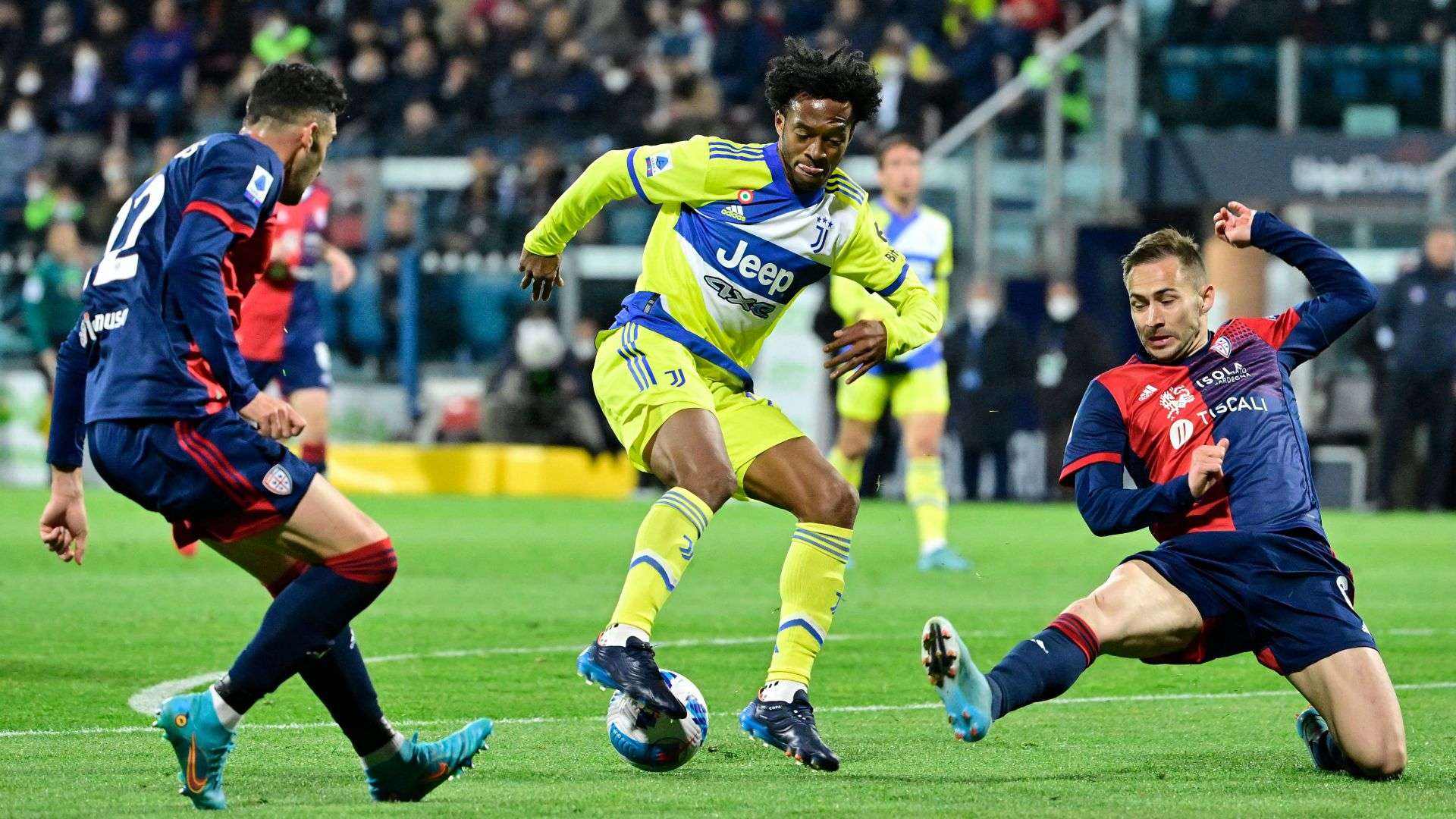 Juan Cuadrado Cagliari Juventus Serie A