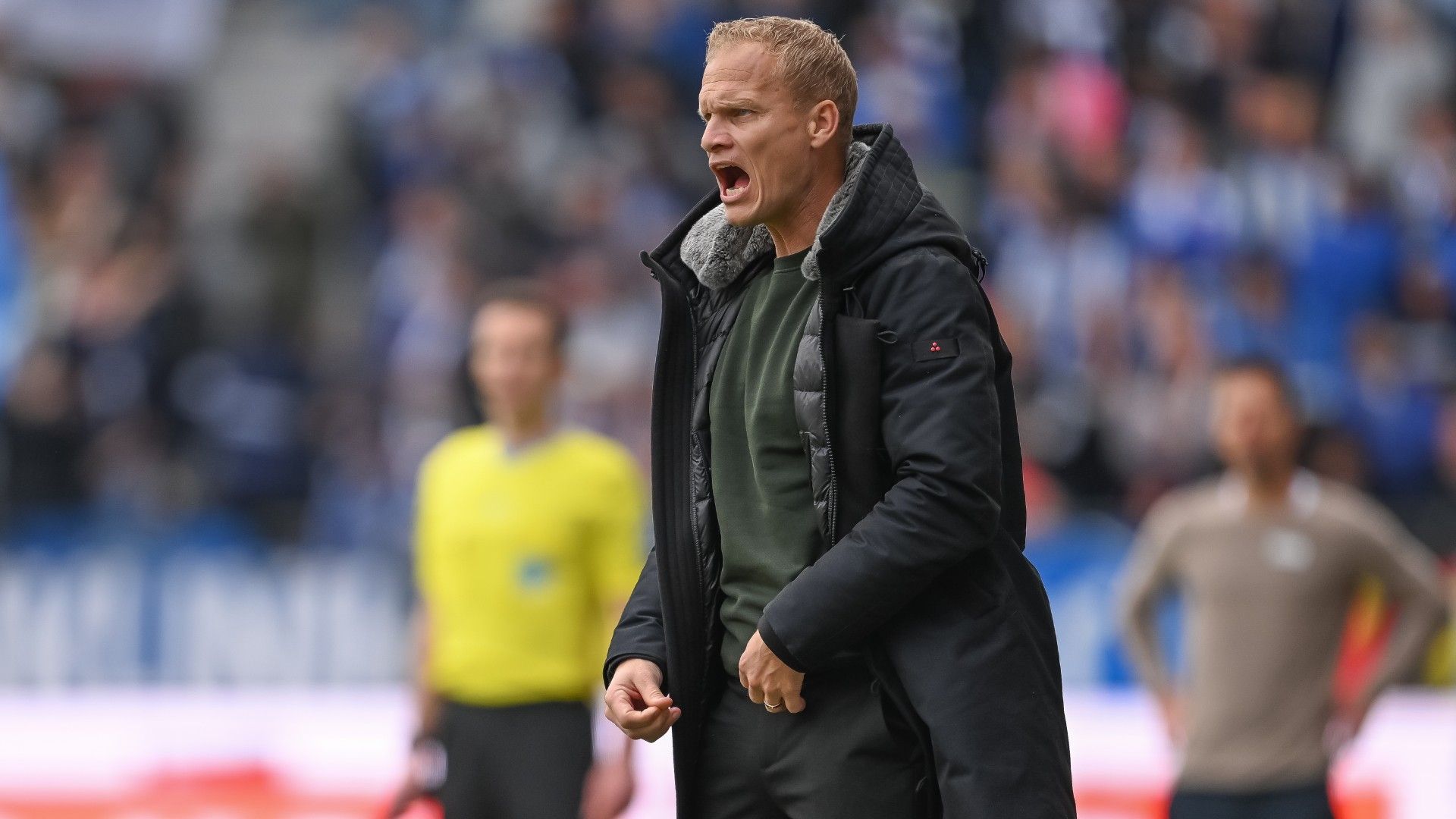 Karel Geraerts, Head coach of FC Schalke 04 reacts