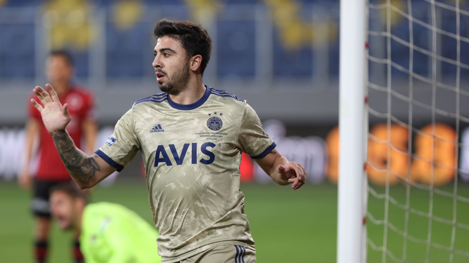 Ozan Tufan Fenerbahce