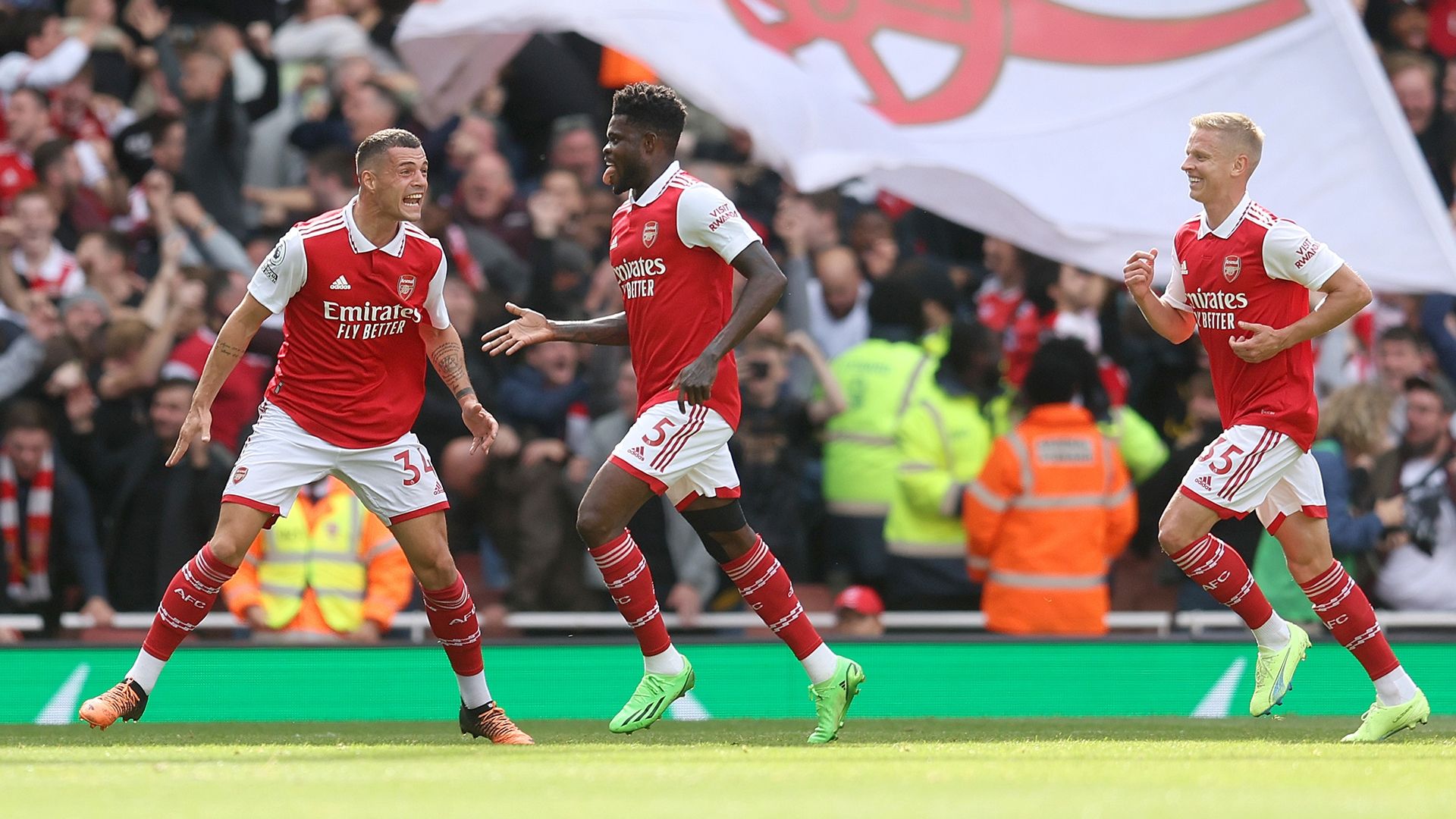 Arsenal celebrating Thomas Partey 2022-23