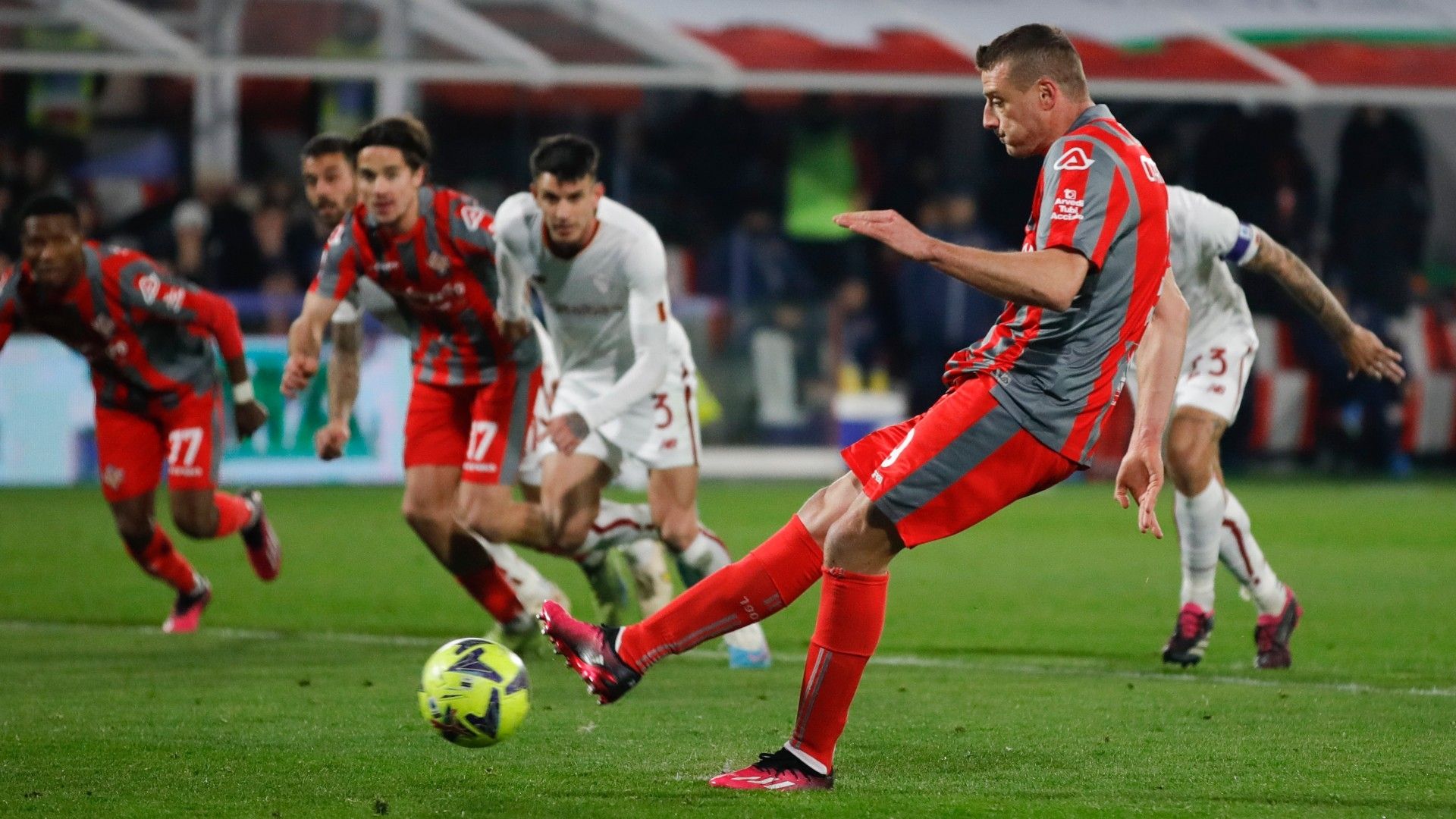 Ciofani Cremonese penalty
