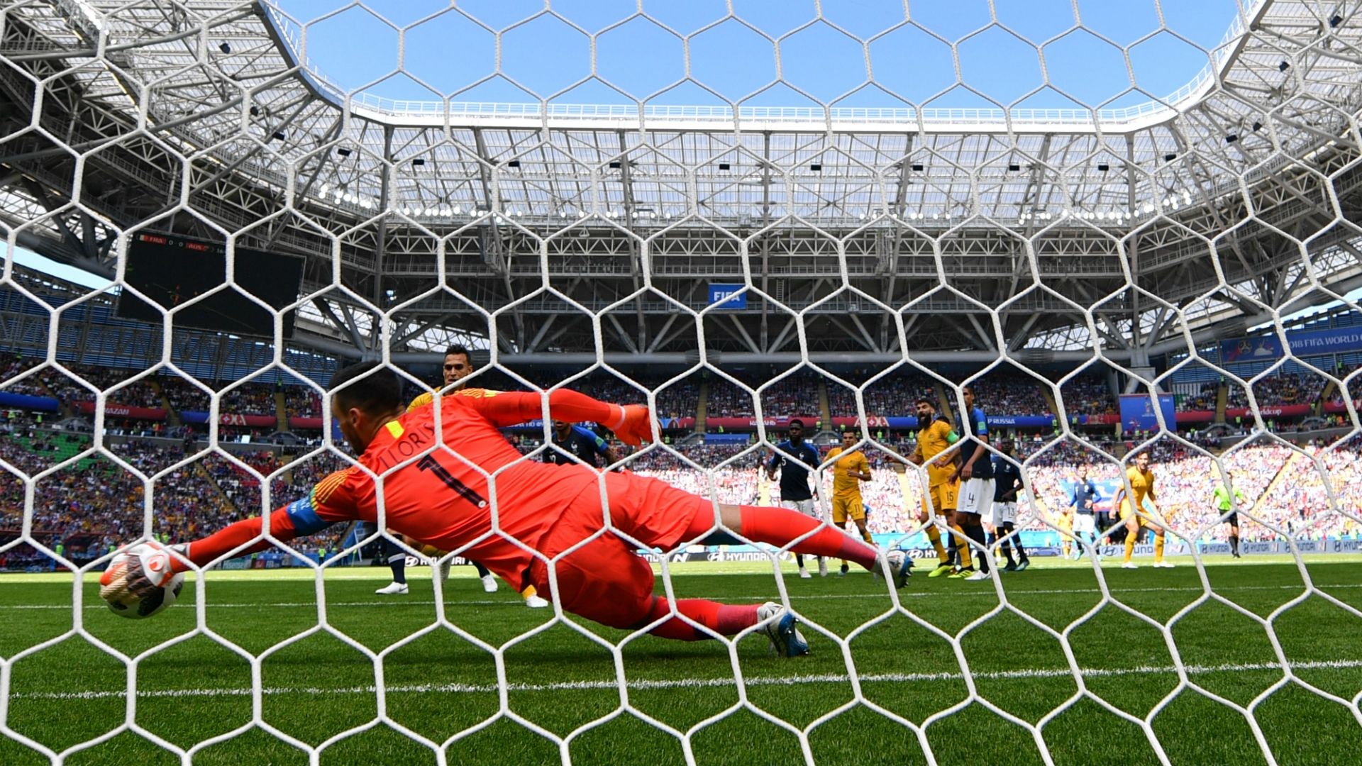 Hugo Lloris France Australia World Cup 2018.jpg