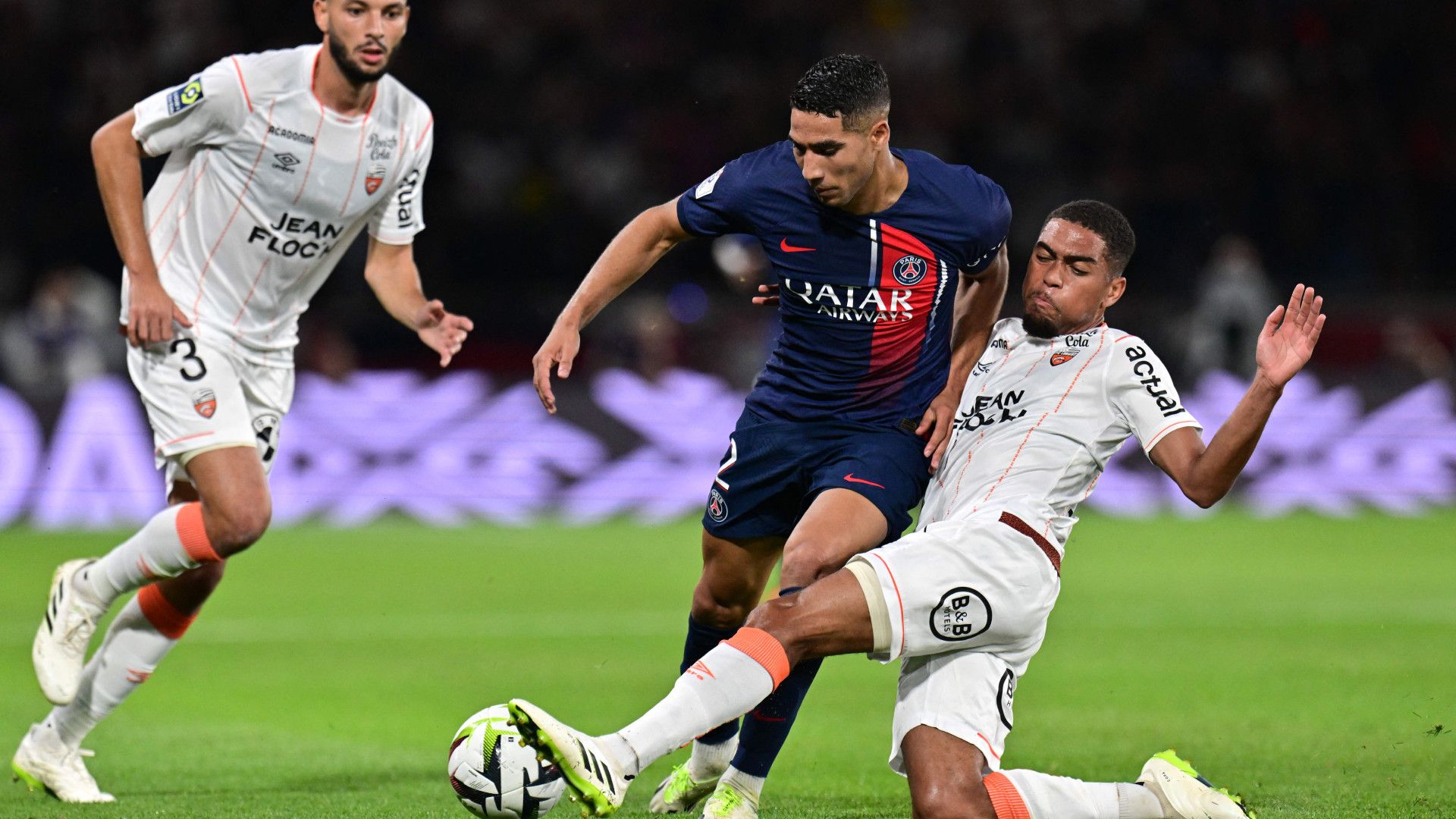 ACHRAF HAKIMI PSG 12082023