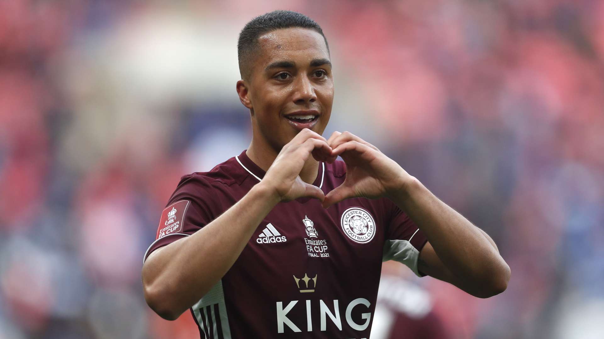 Youri Tielemans joie finale FA Cup cropped