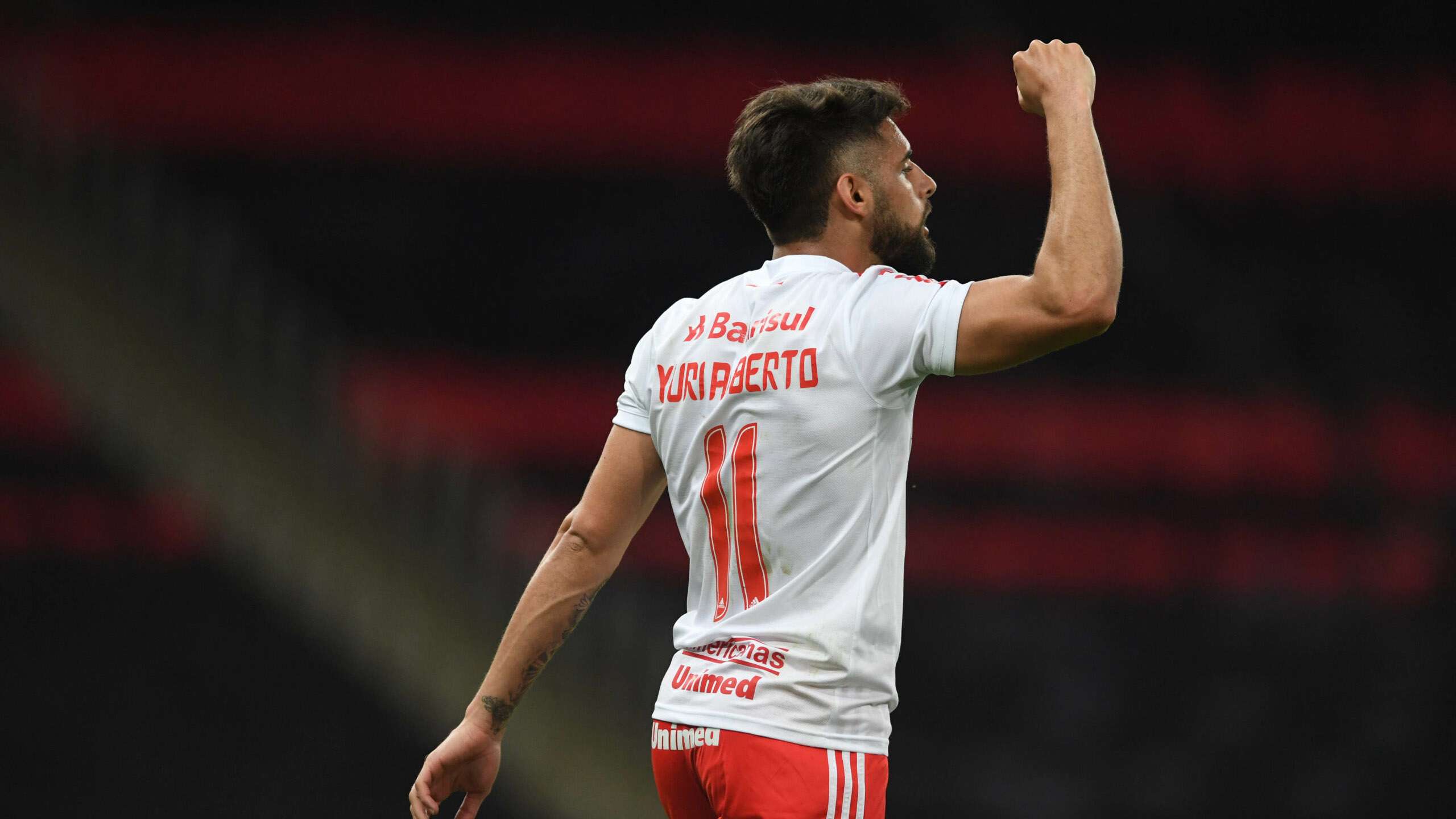 Yuri Alberto comemora em Flamengo x Internacional