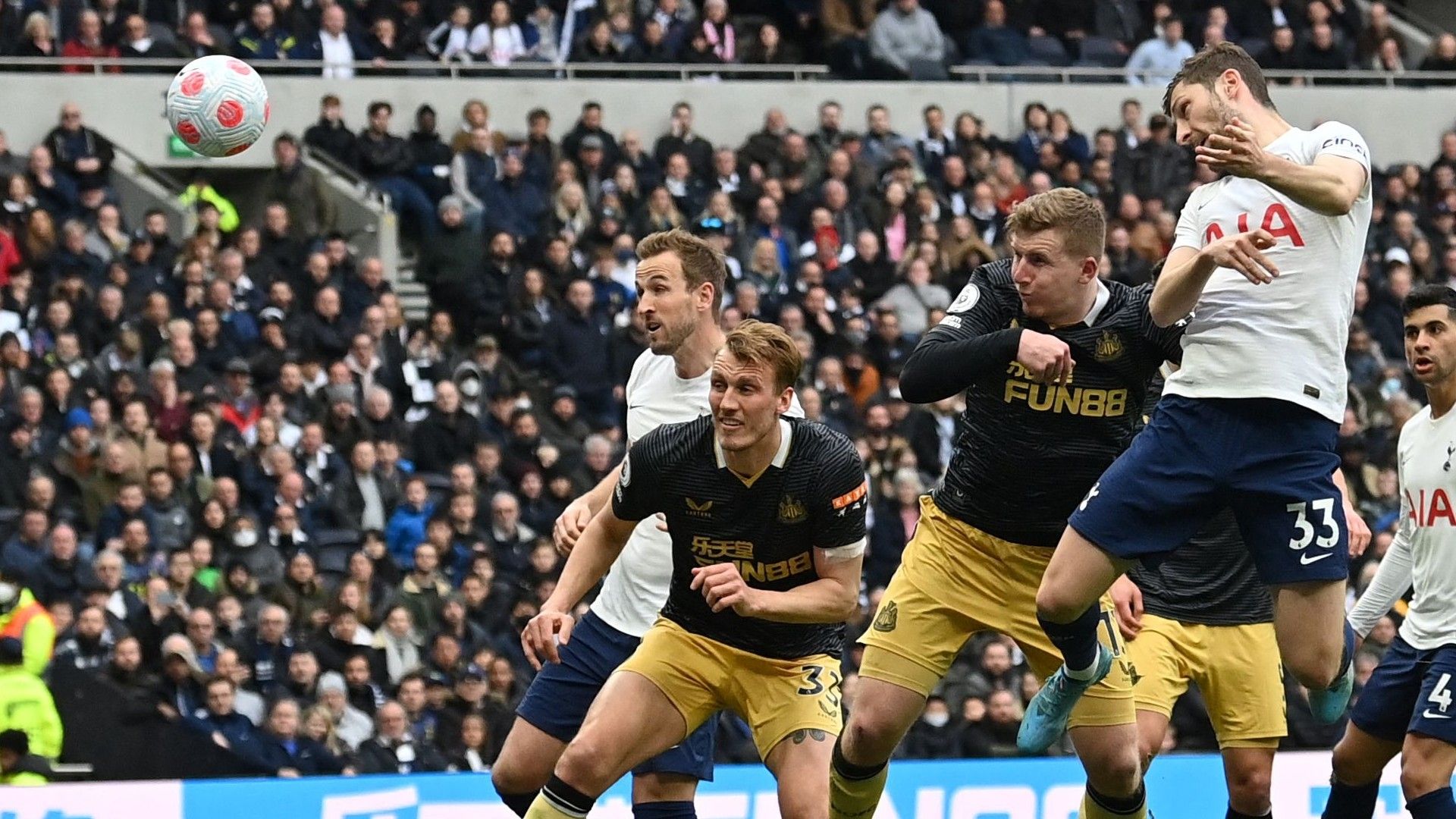 Ben Davies Tottenham Newcastle 2021-22