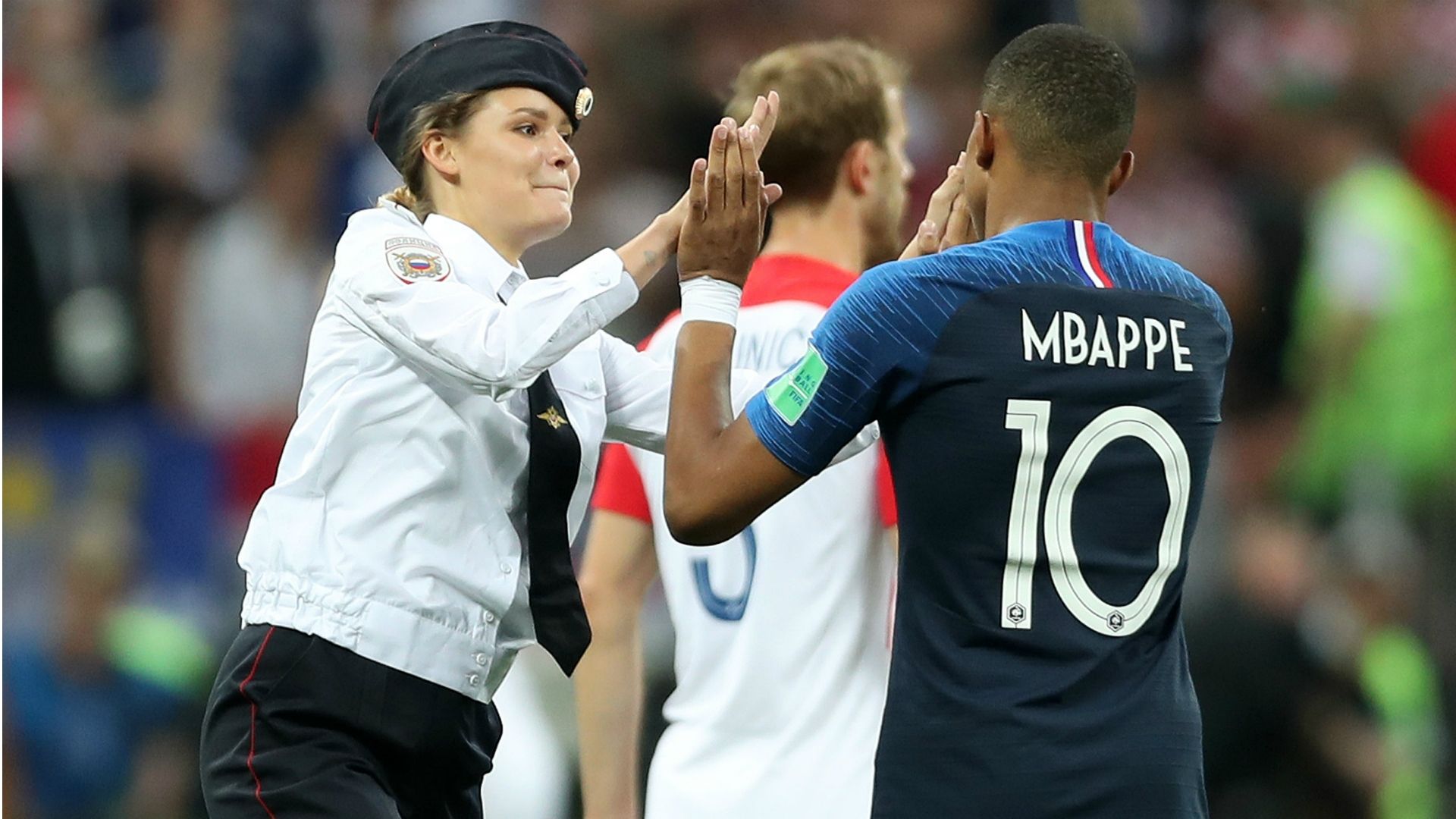 pitch invader croatia france kylian mbappe wc final 15072018