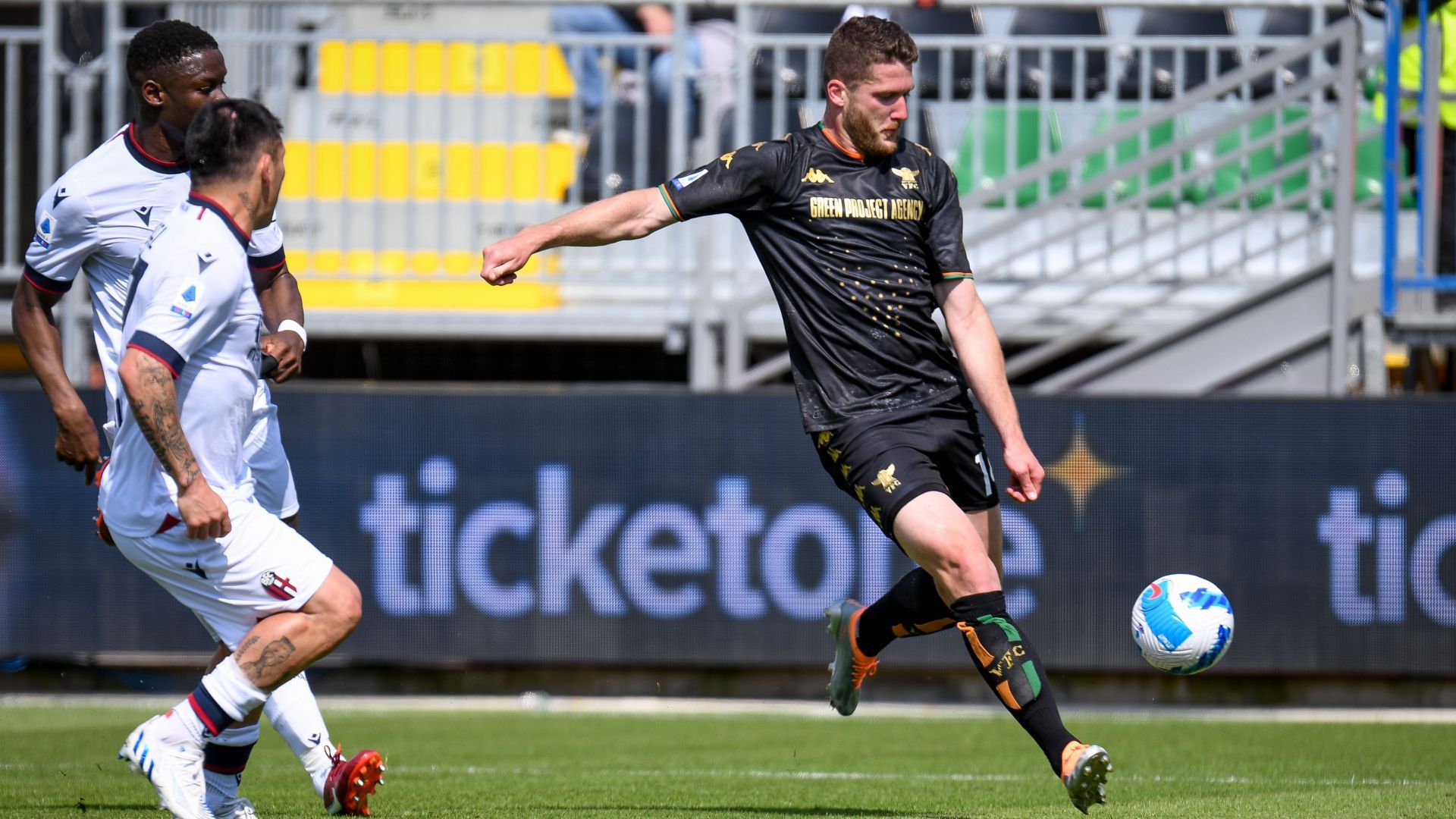 Thomas Henry Venezia Bologna Serie A