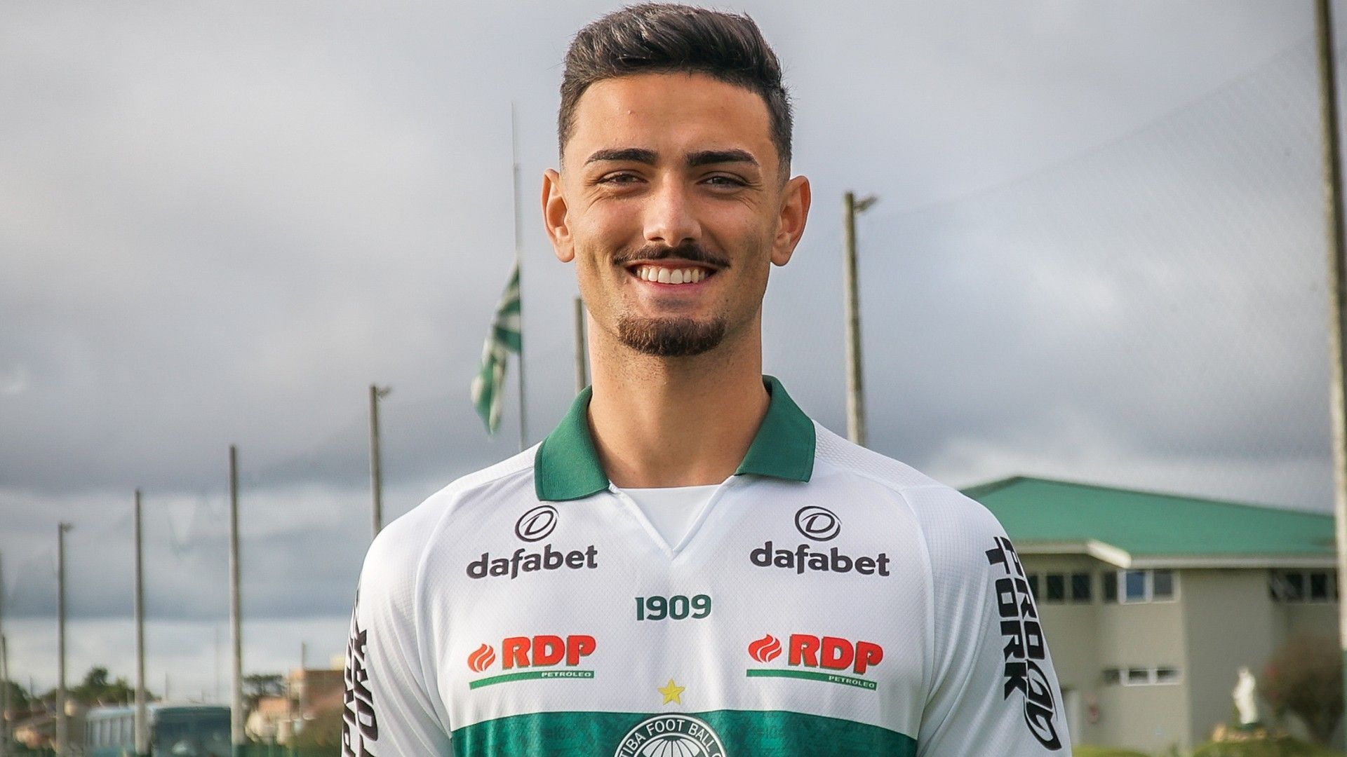 Matheus Cadorini Coritiba apresentação 2022