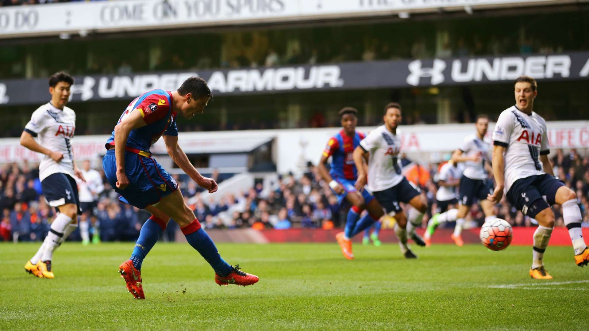 HD Martin Kelly Tottenham Crystal Palace 21022016
