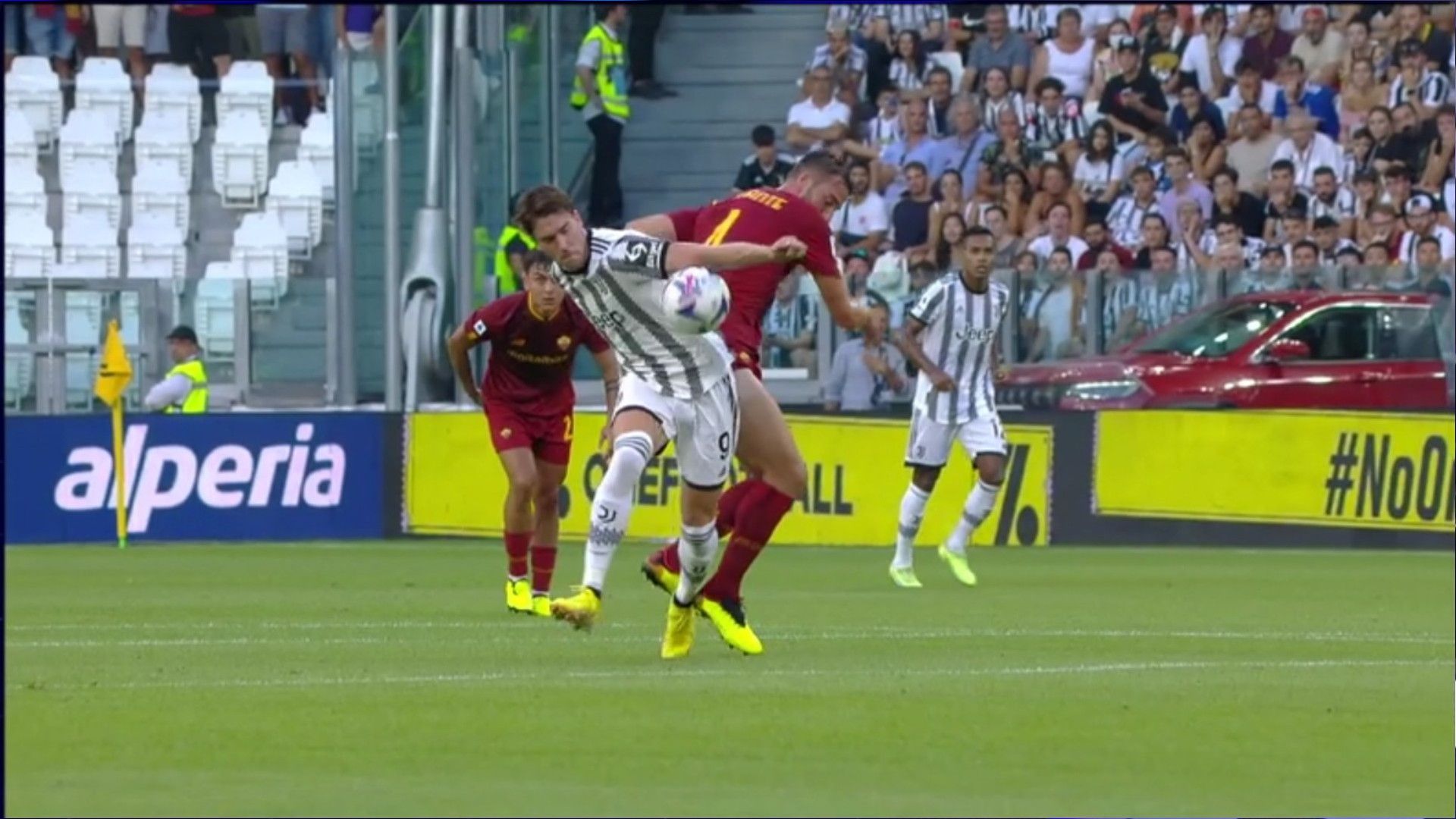 Juventus Roma mano Vlahovic