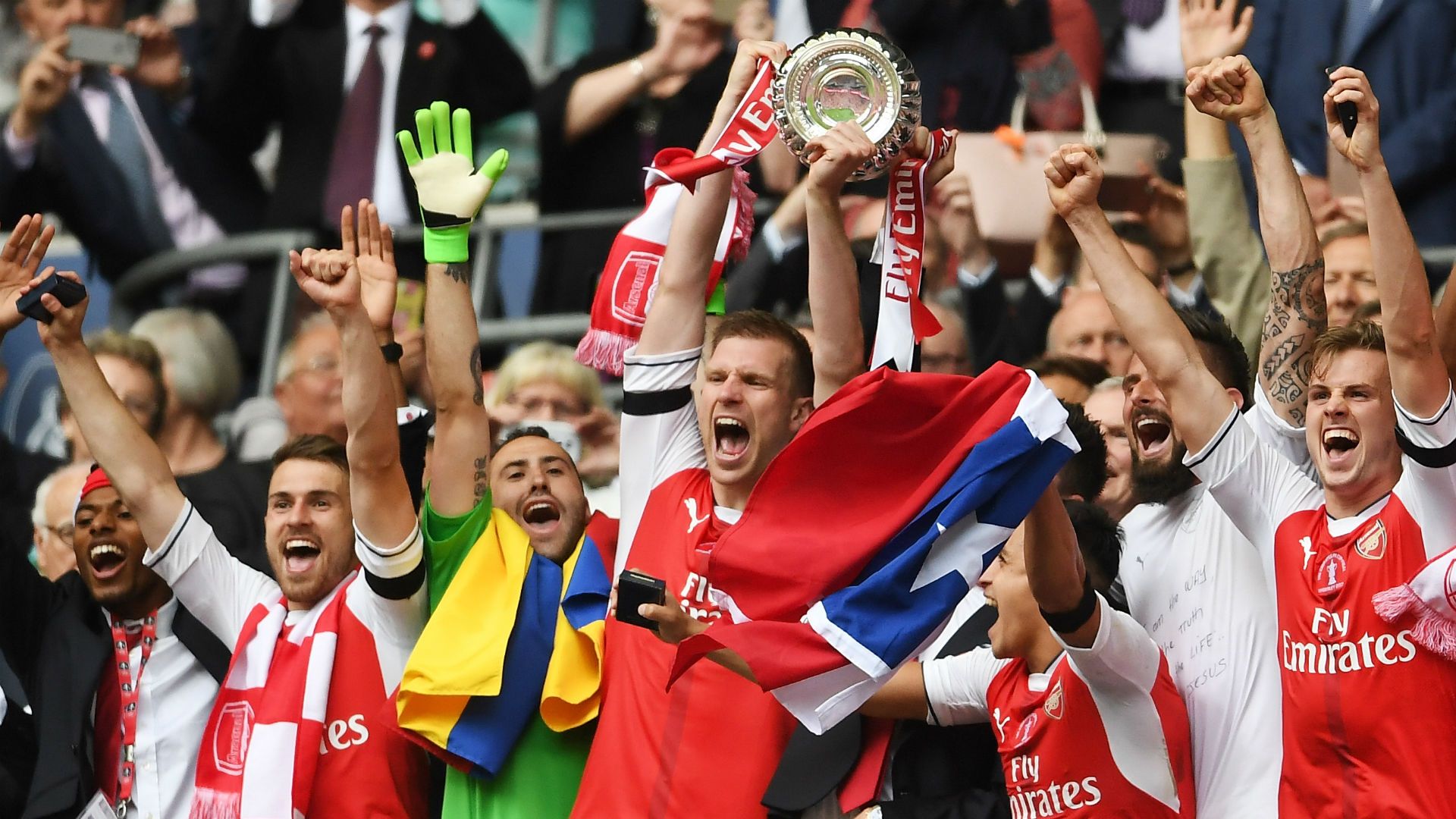 PerMertesacker - cropped