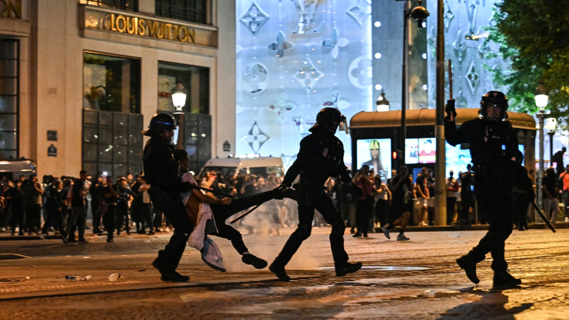 Chaos on the streets of Paris! Riot police and tear gas deployed in French capital after PSG claim maiden Champions League crown with 131 arrested during celebrations | Goal.com UK