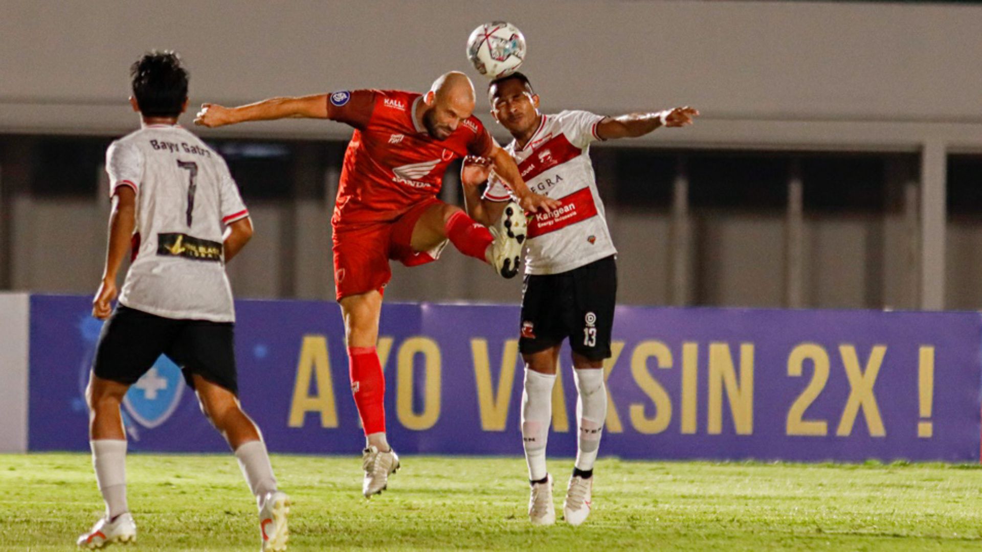 Anco Jansen PSM Makassar - Madura United