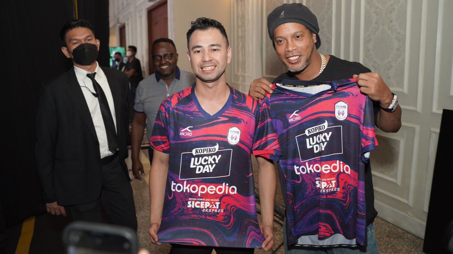 Raffi Ahmad & Ronaldinho - RANS Nusantara FC