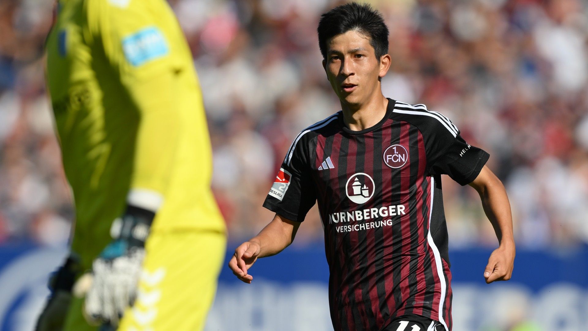 Kanji Okunuki of 1.FC Nürnberg in action 