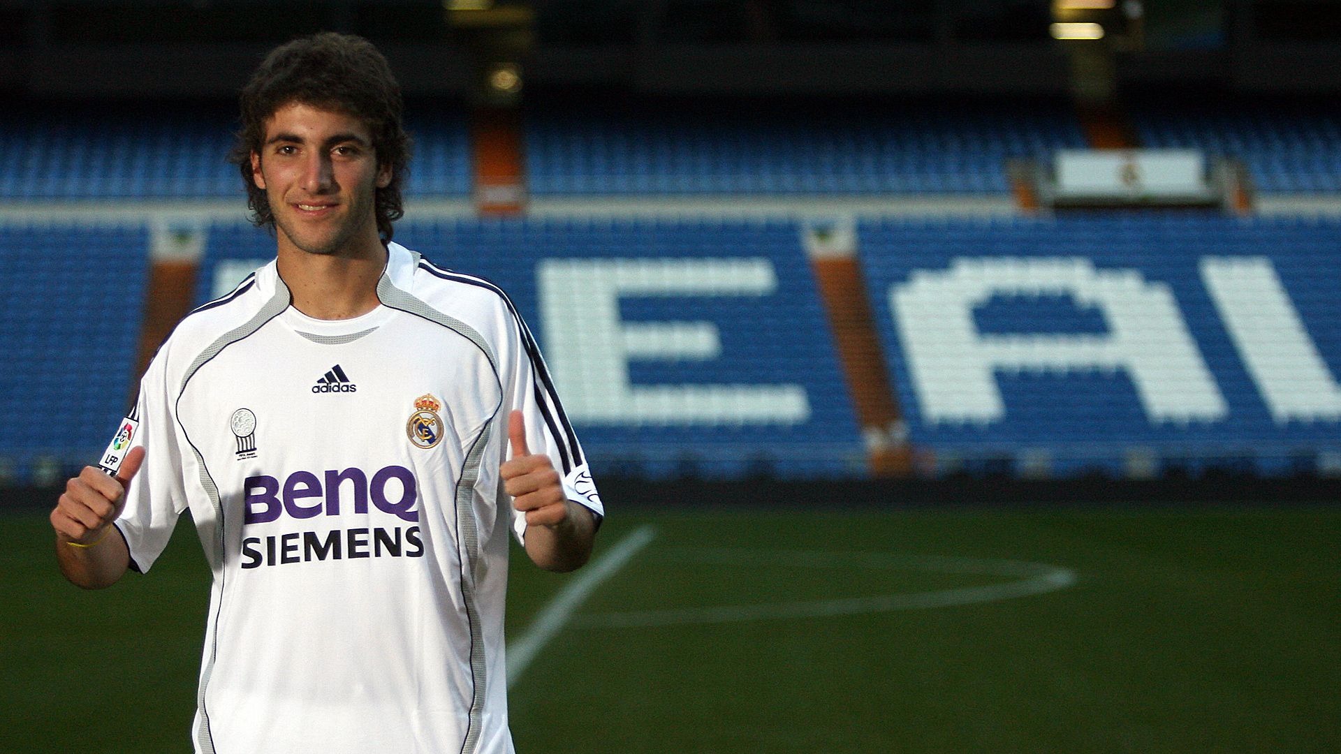 Gonzalo Higuain Real Madrid Primera Divisio12212006n