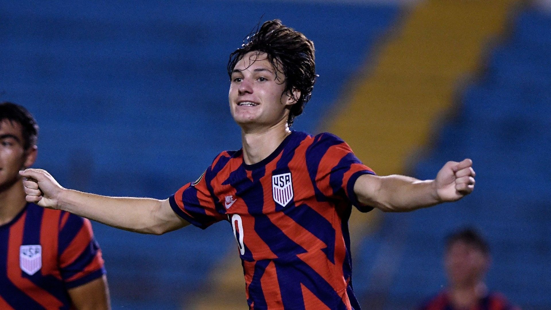 Paxten Aaronson-transfer