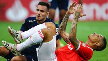 110220 Paolo Guerrero Luis del Pino Mago Internacional Universidad de Chile