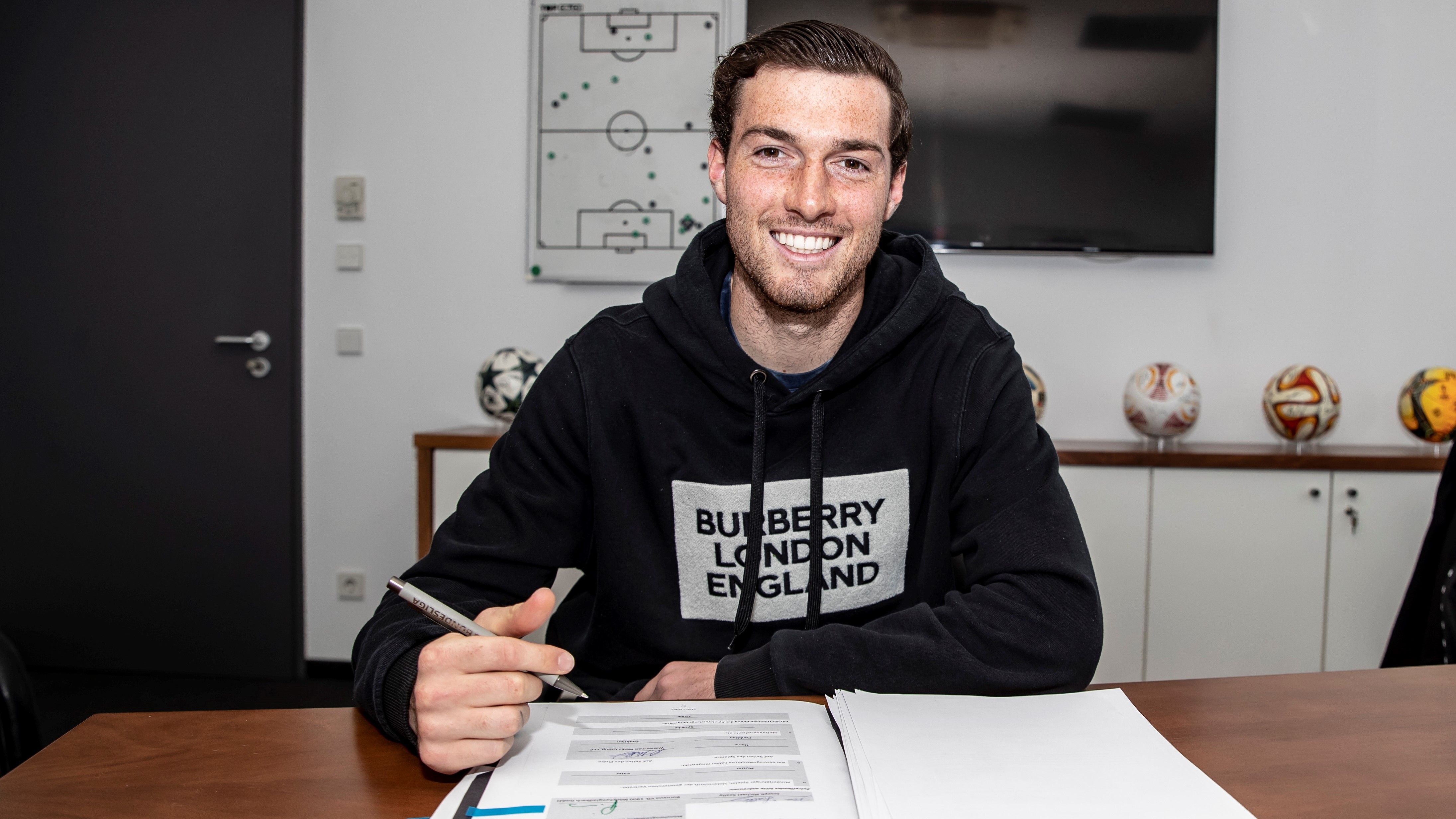 Joe Scally Borussia Monchengladbach 16;9