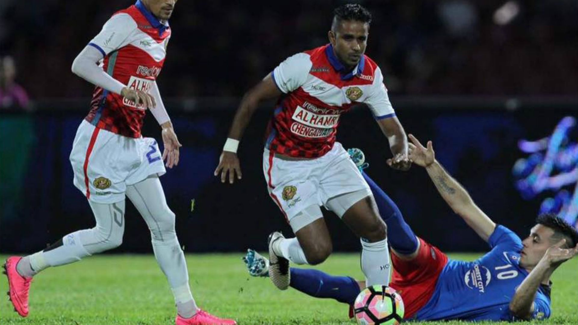 S. Subramaniam, Gabriel Guerra, Kelantan, Johor Darul Ta'zim, Super League