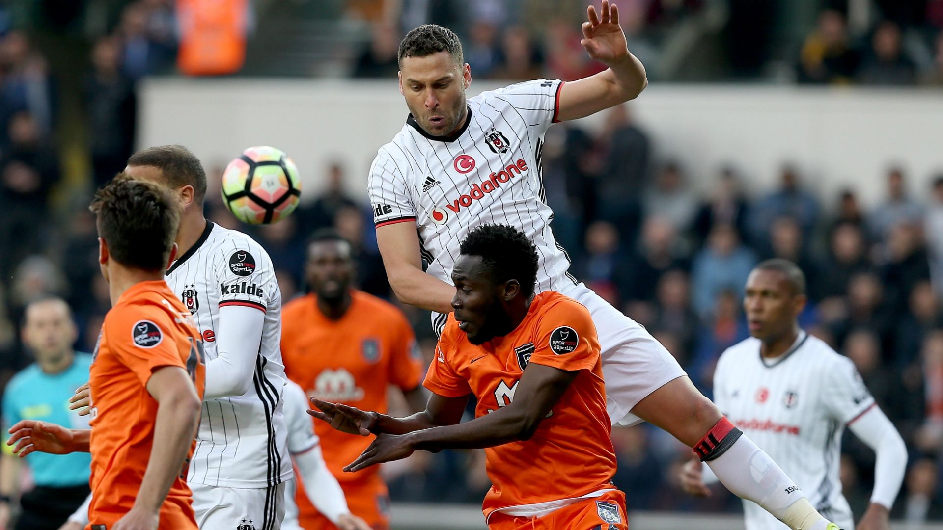Dusko Tosic Emmanuel Adebayor Basaksehir Besiktas STSL 04302017