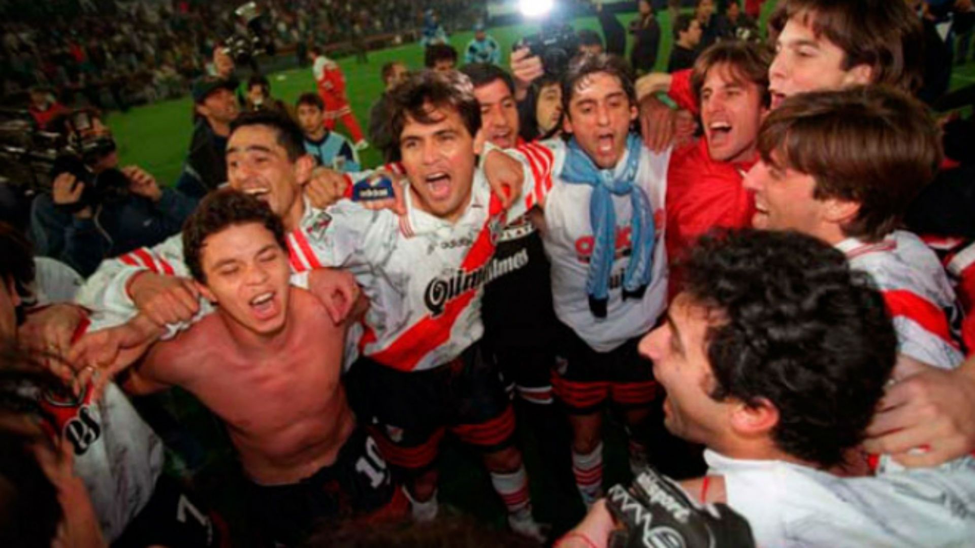 River Apertura 1997
