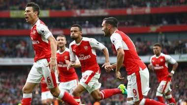 Koscielny celebrates Arsenal Southampton