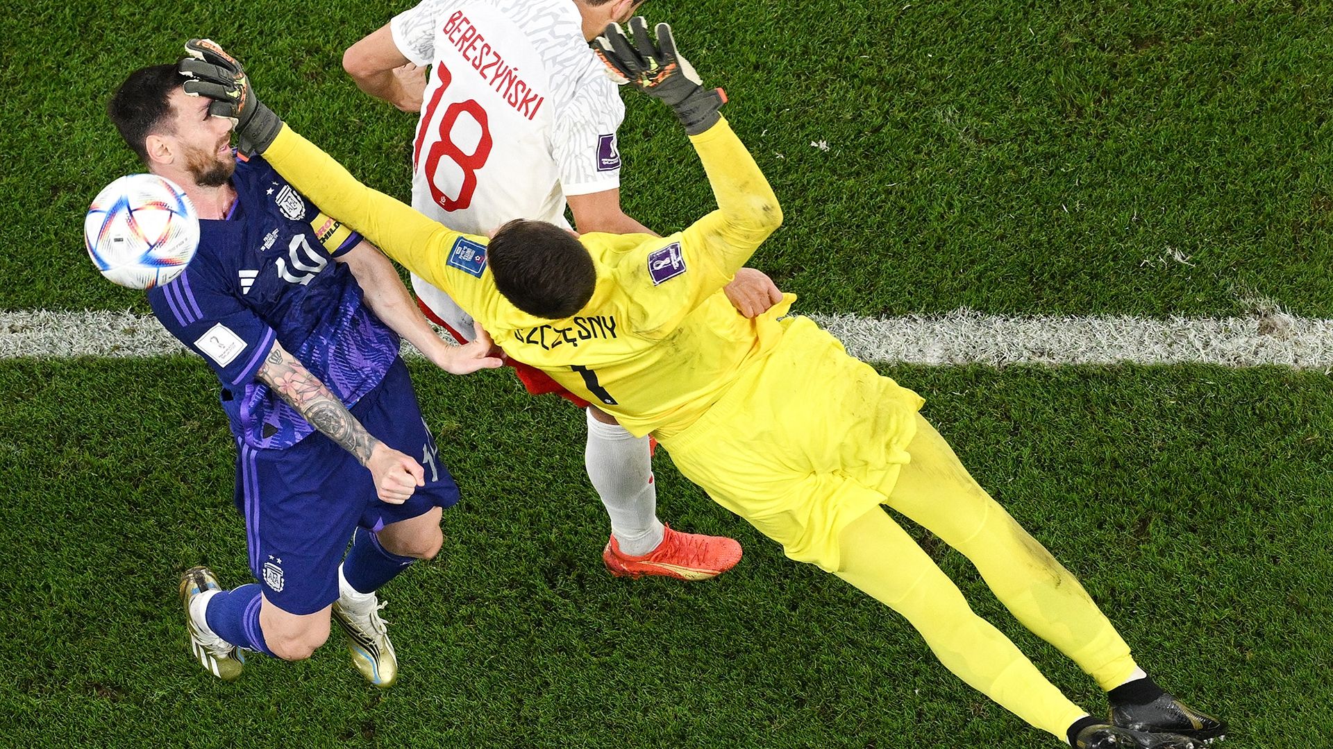 Wojciech Szczesny Lionel Messi Argentina Polonia Qatar 2022