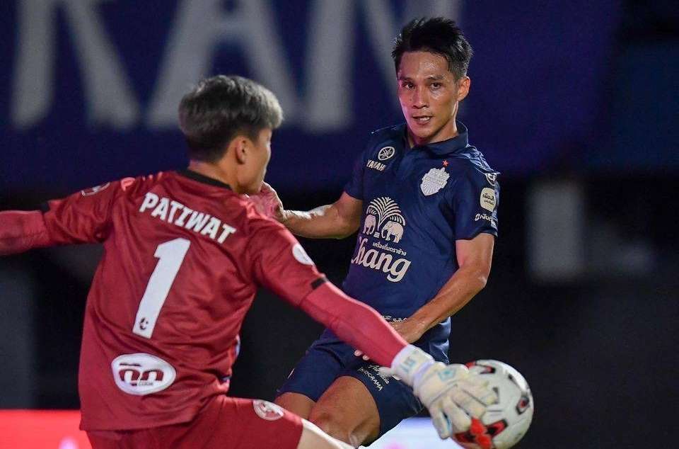 ปฏิวัต คำไหม