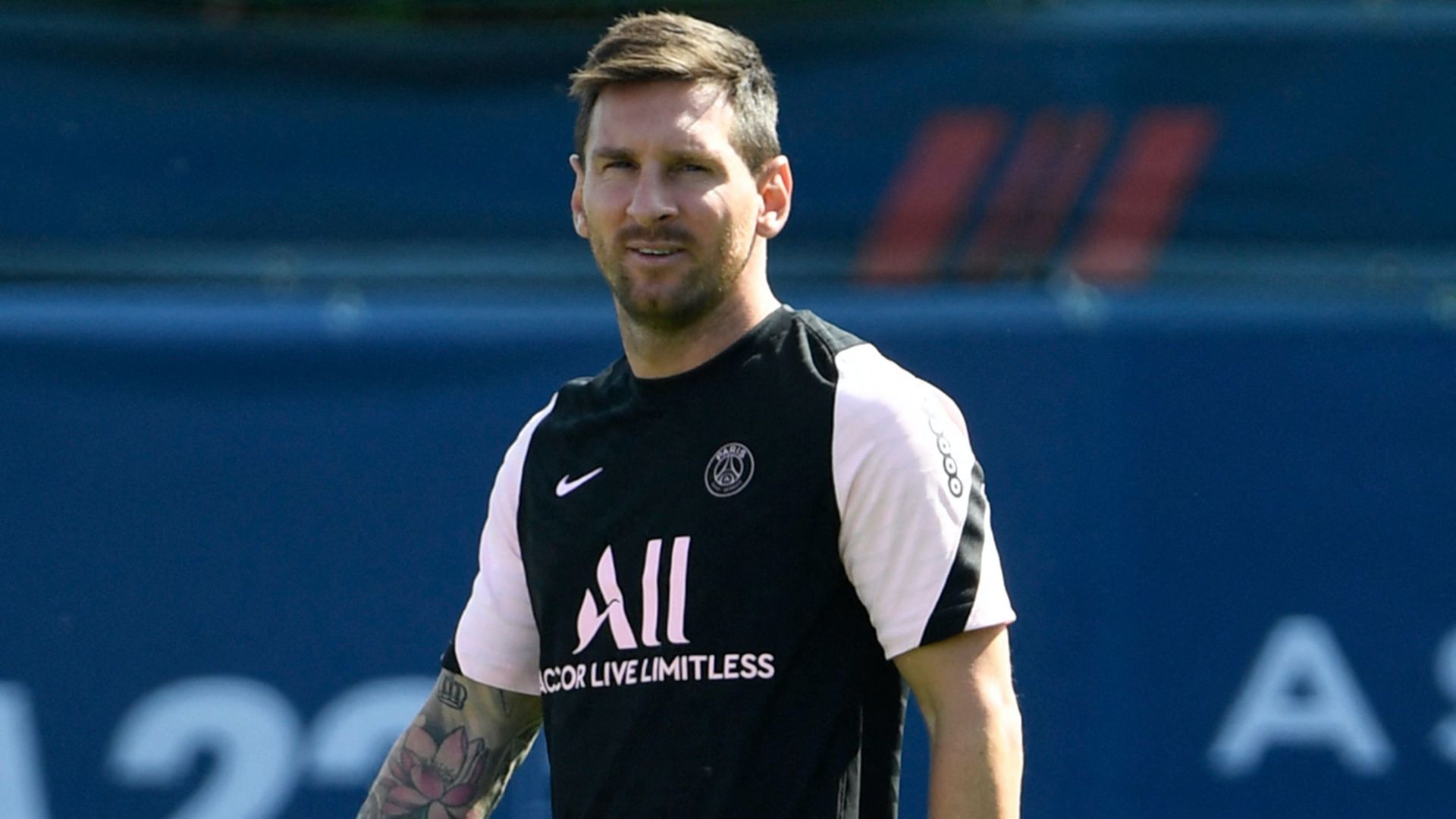 LIONEL MESSI PSG 130821