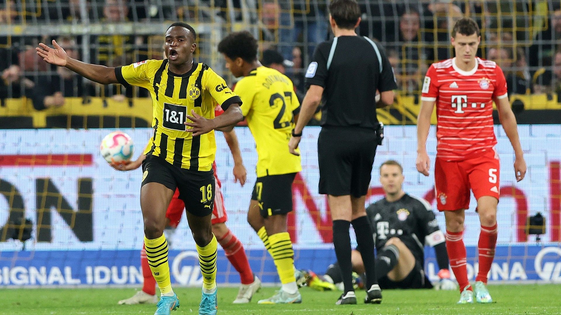 Moukoko Dortmund 08102022