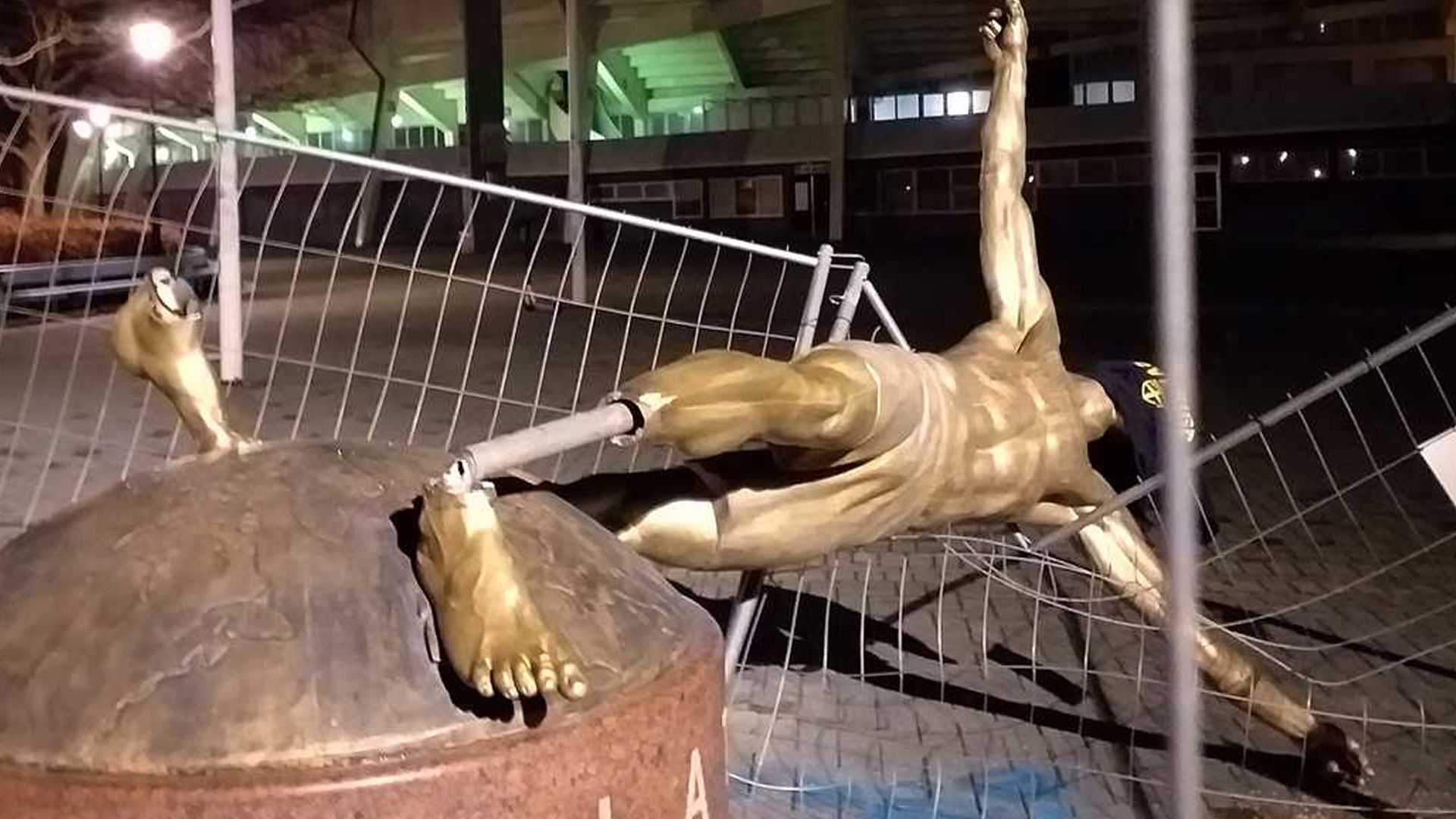 Estatua de Ibrahimovic en Malmoe