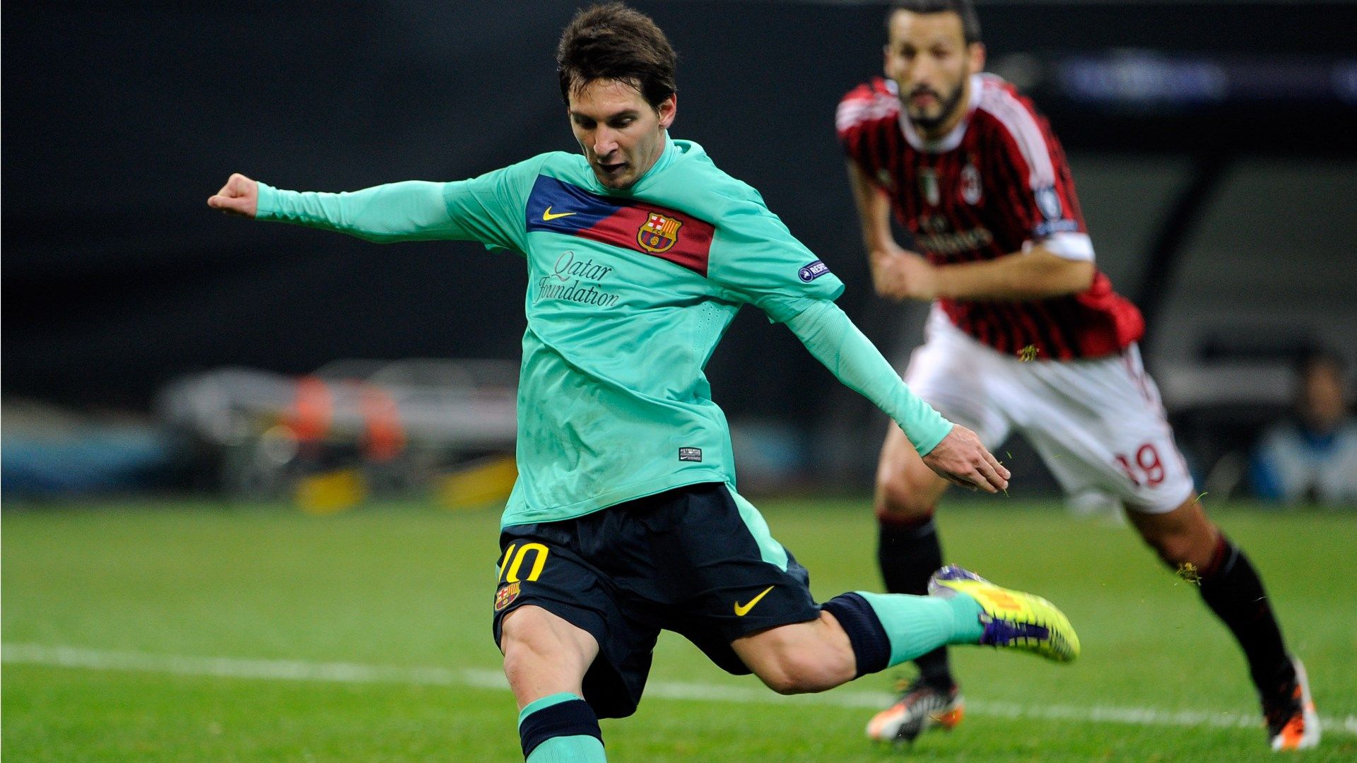 Lionel Messi Barcelona Milan yellow card penalty 2012